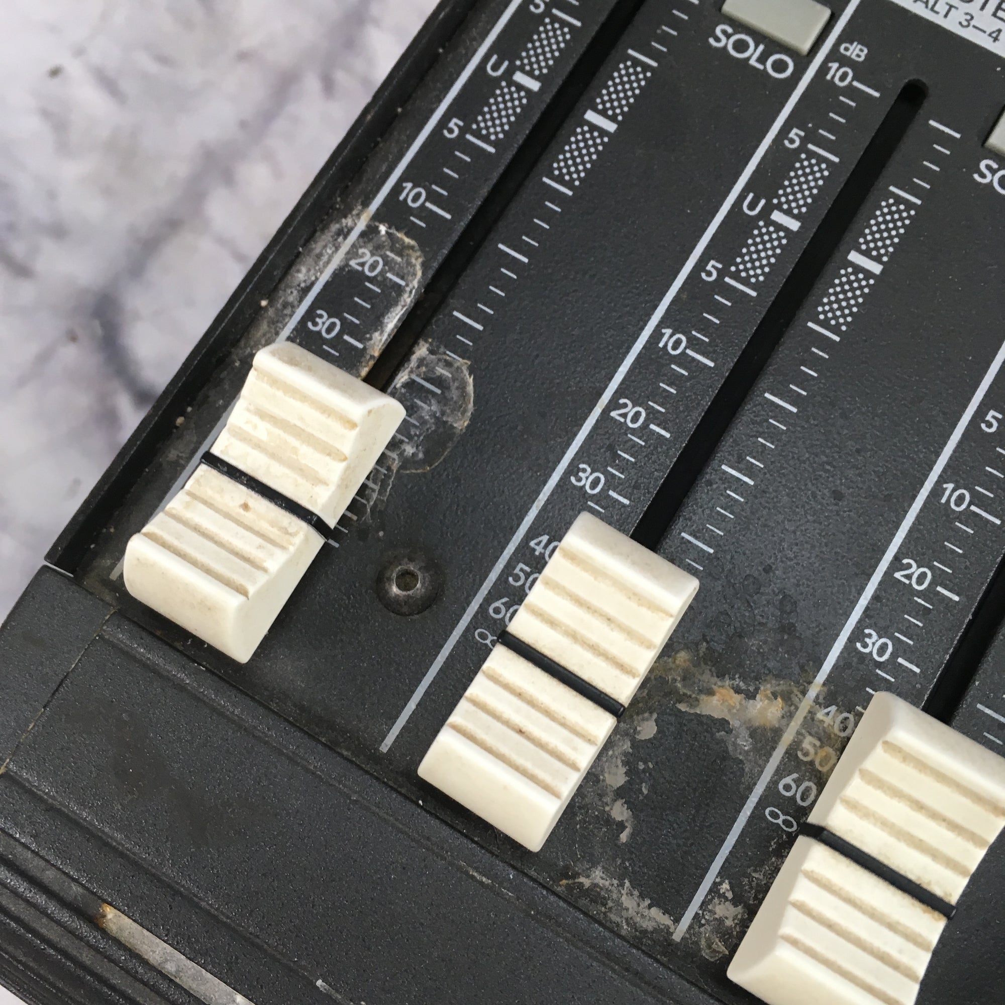 Mackie 1402VLX Passive Mixer