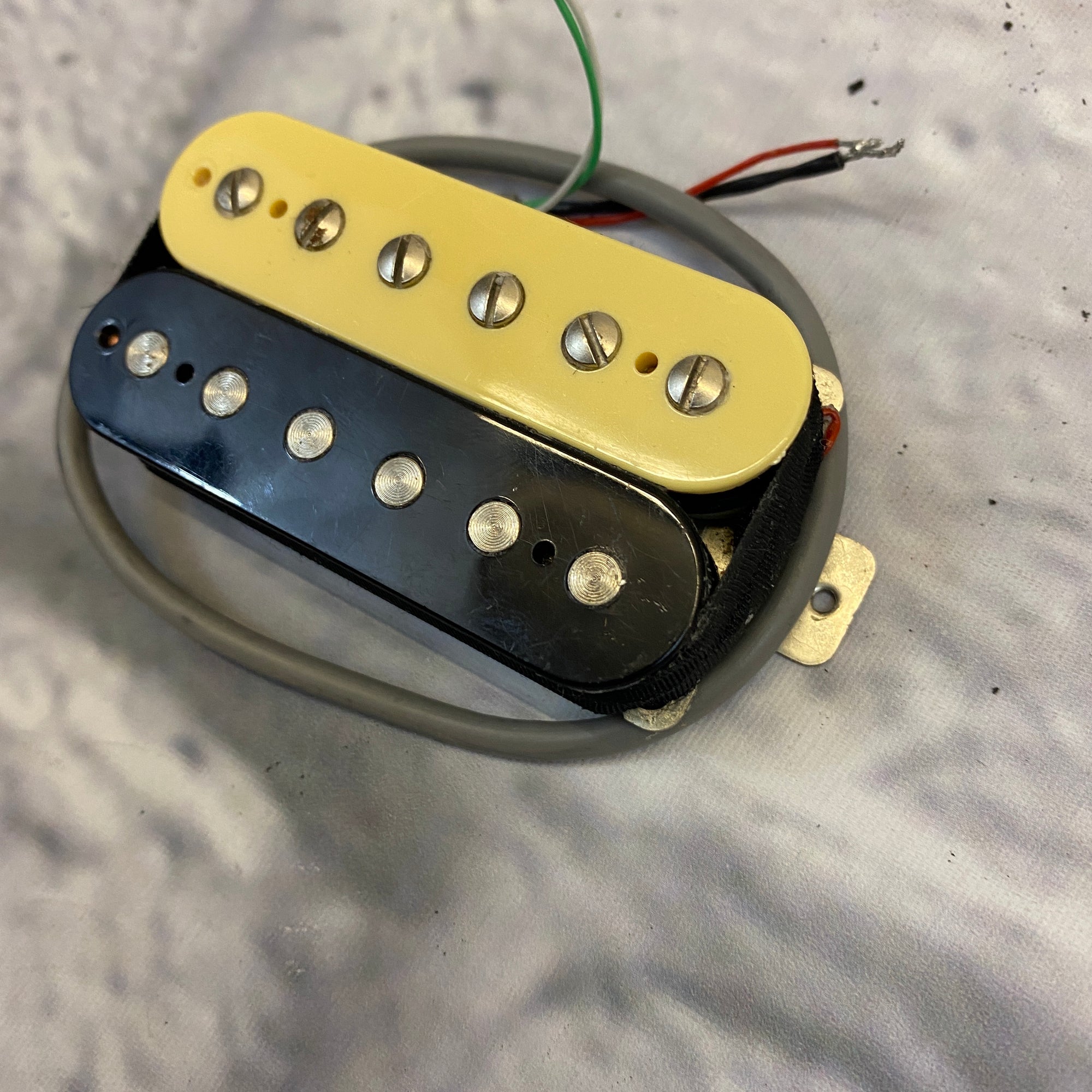 G&B SP-245-BNU Humbucker Pickup - Black/Cream