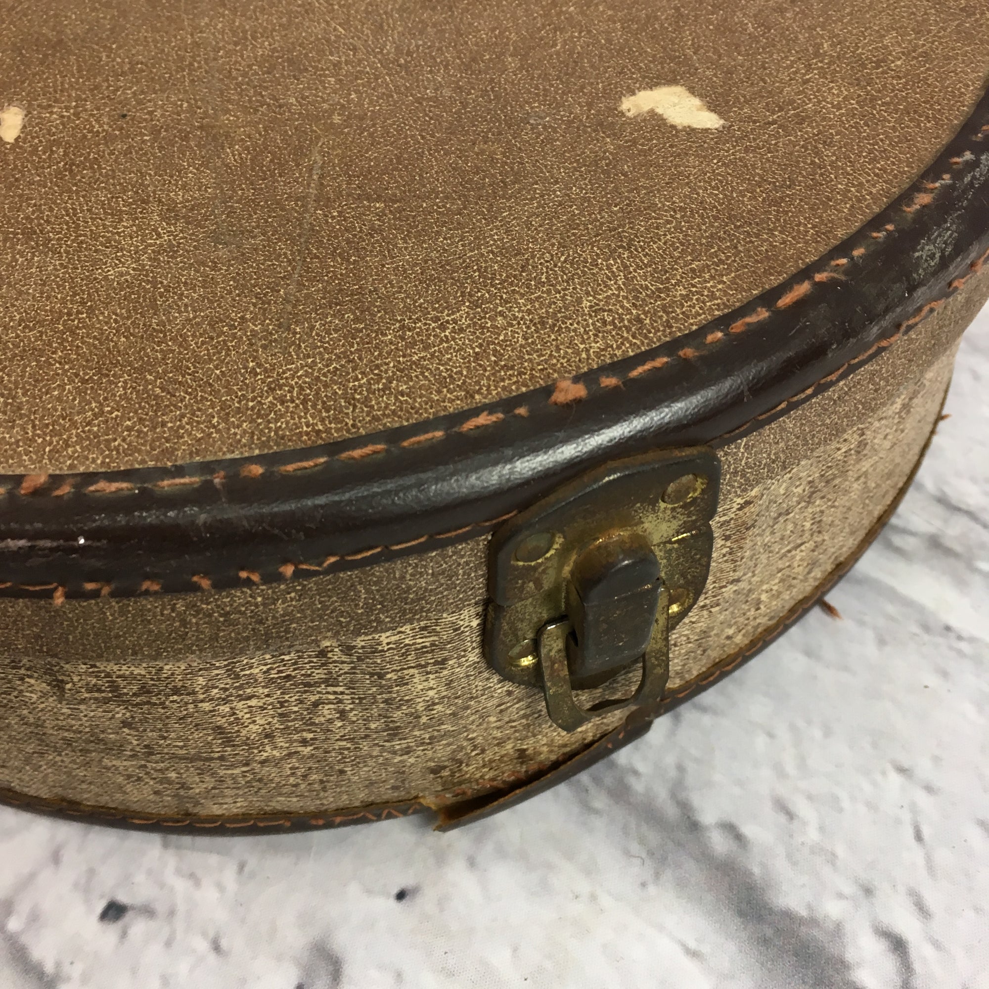 Unknown 34in x 12in Chipboard Banjo Case