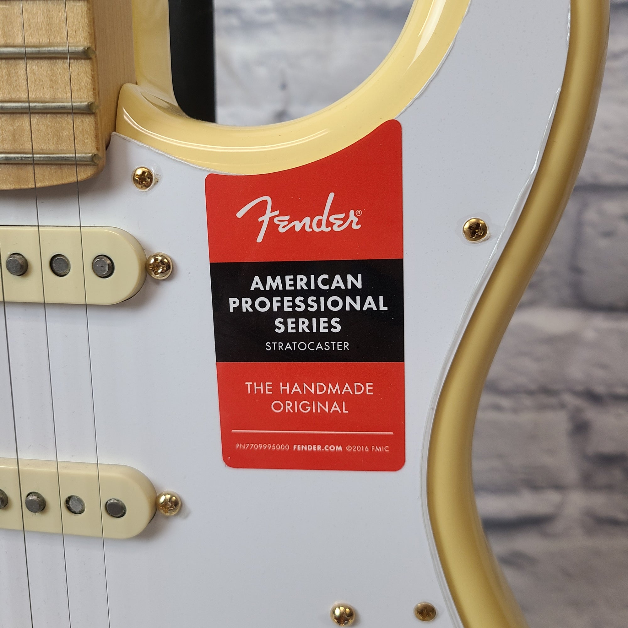 Fender Limited Edition American Professional Stratocaster Electric Guitar - Vintage White with Gold Hardware