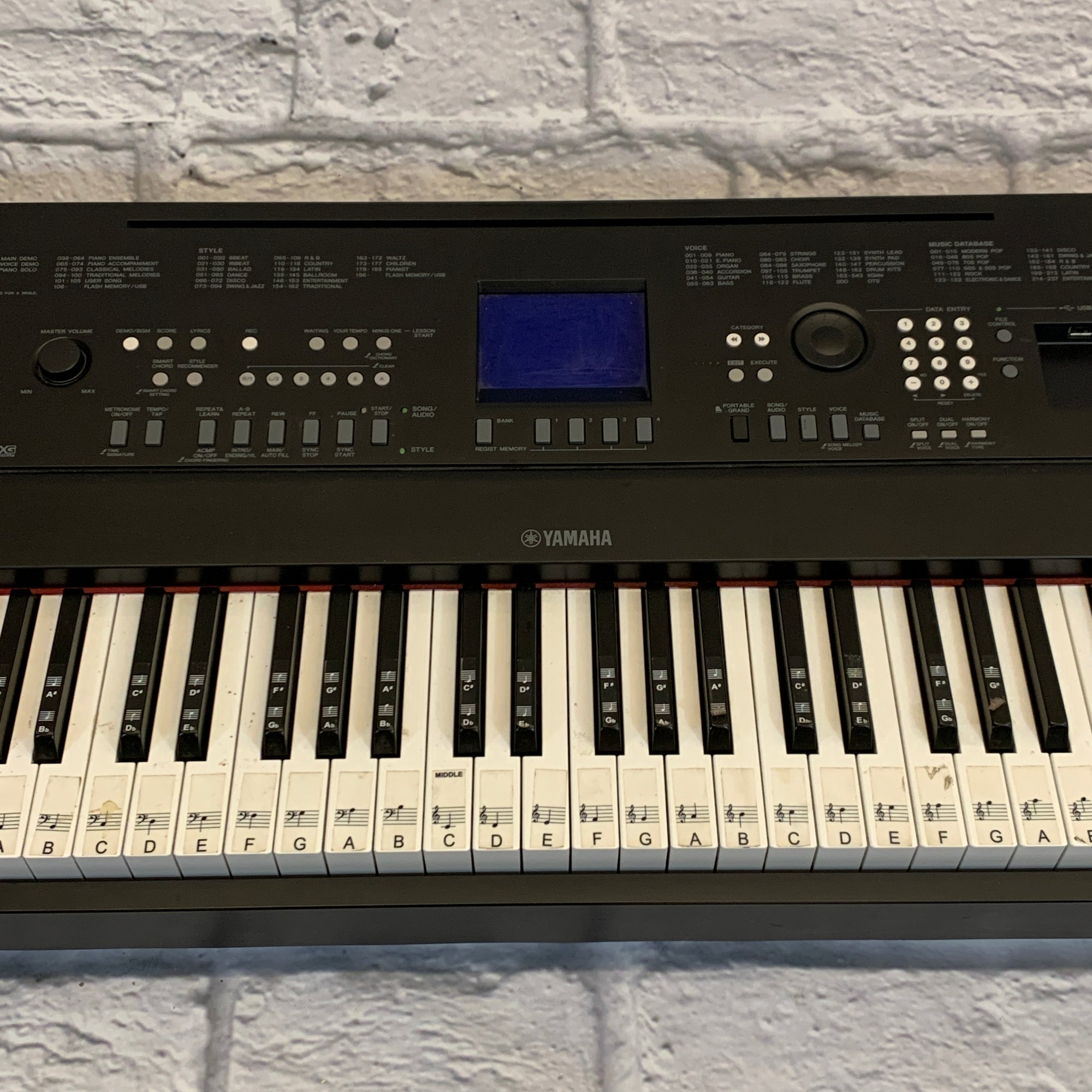 Yamaha DGX-650 88 Key Graded Hammer Action Digital Piano