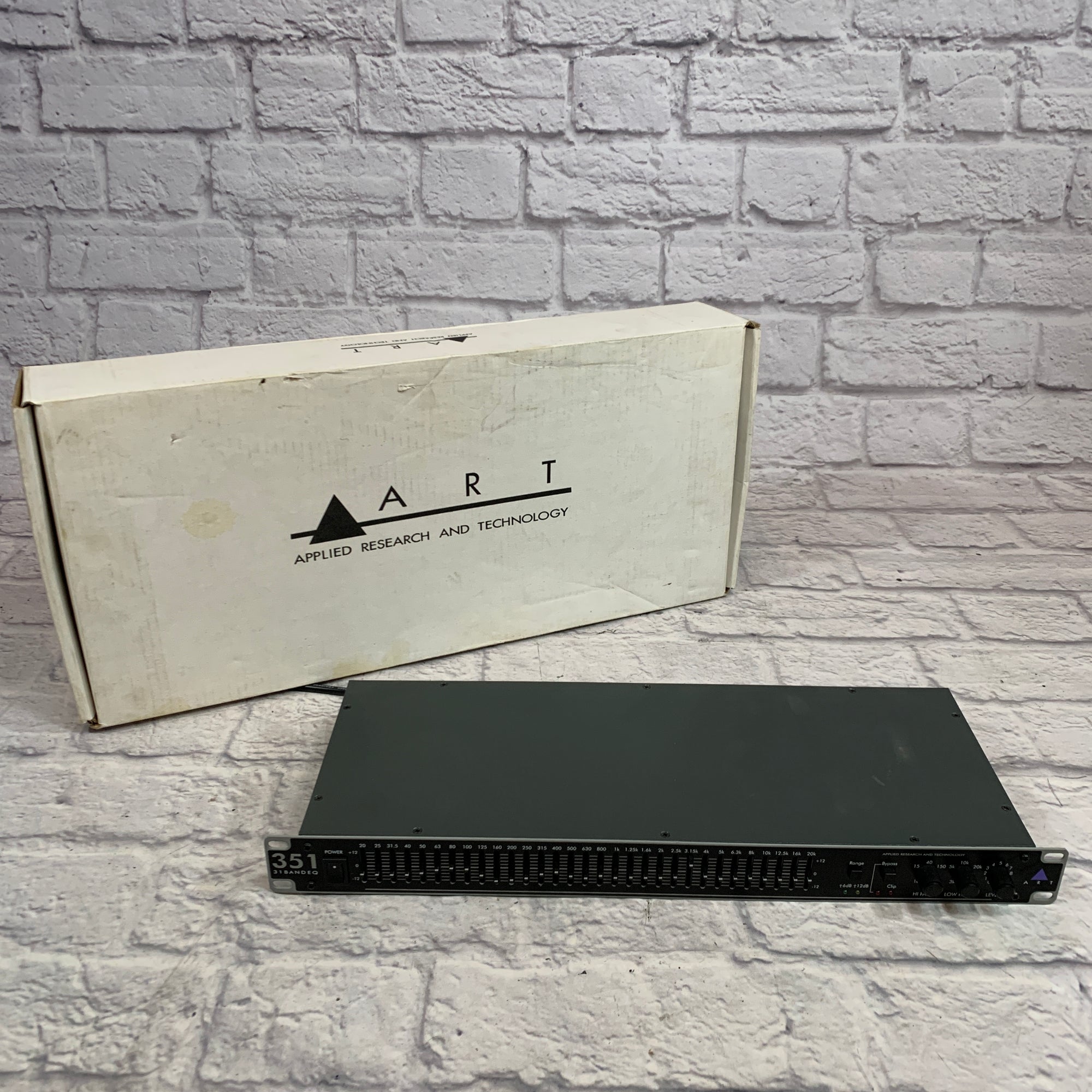Art 351 31 Band Graphic Equalizer Rack - New Old Stock