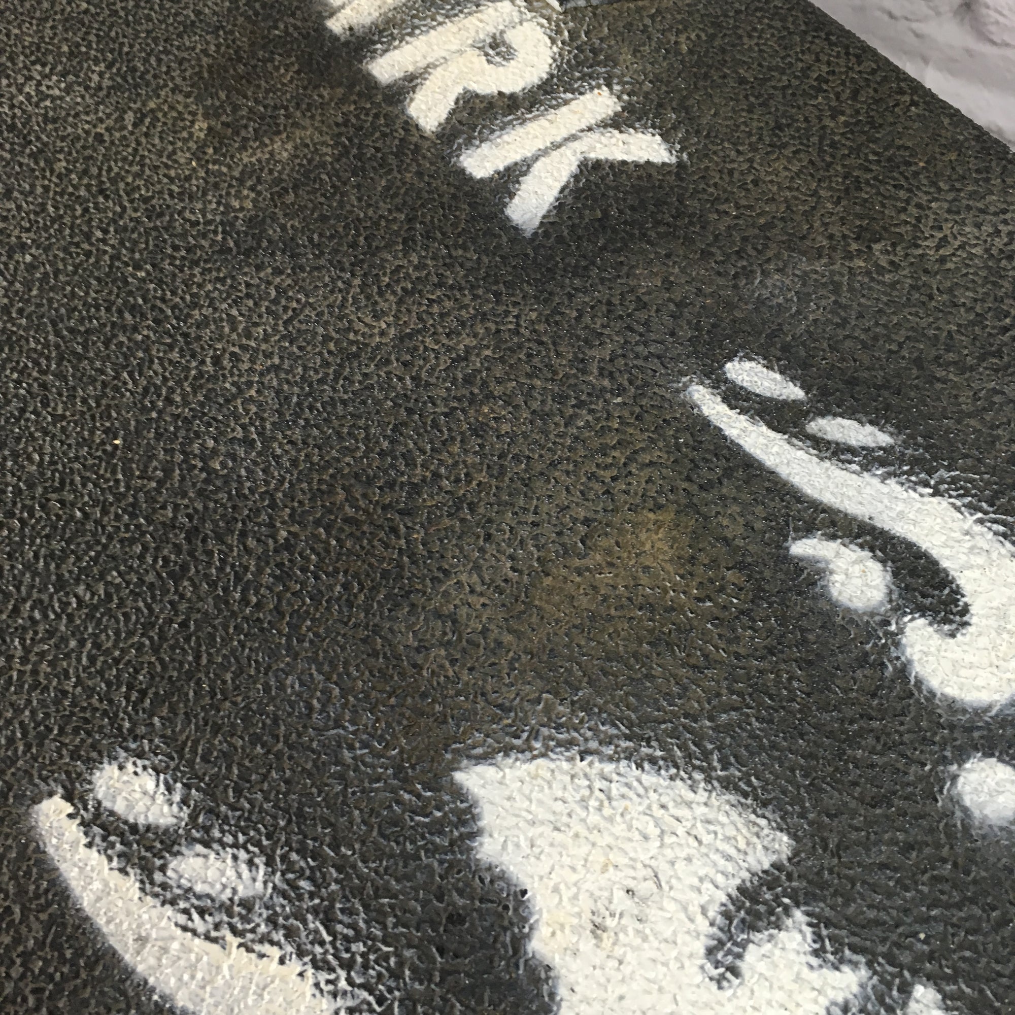 Peavey 412M Guitar Cabinet w/  Celestion G12K-85 Speakers