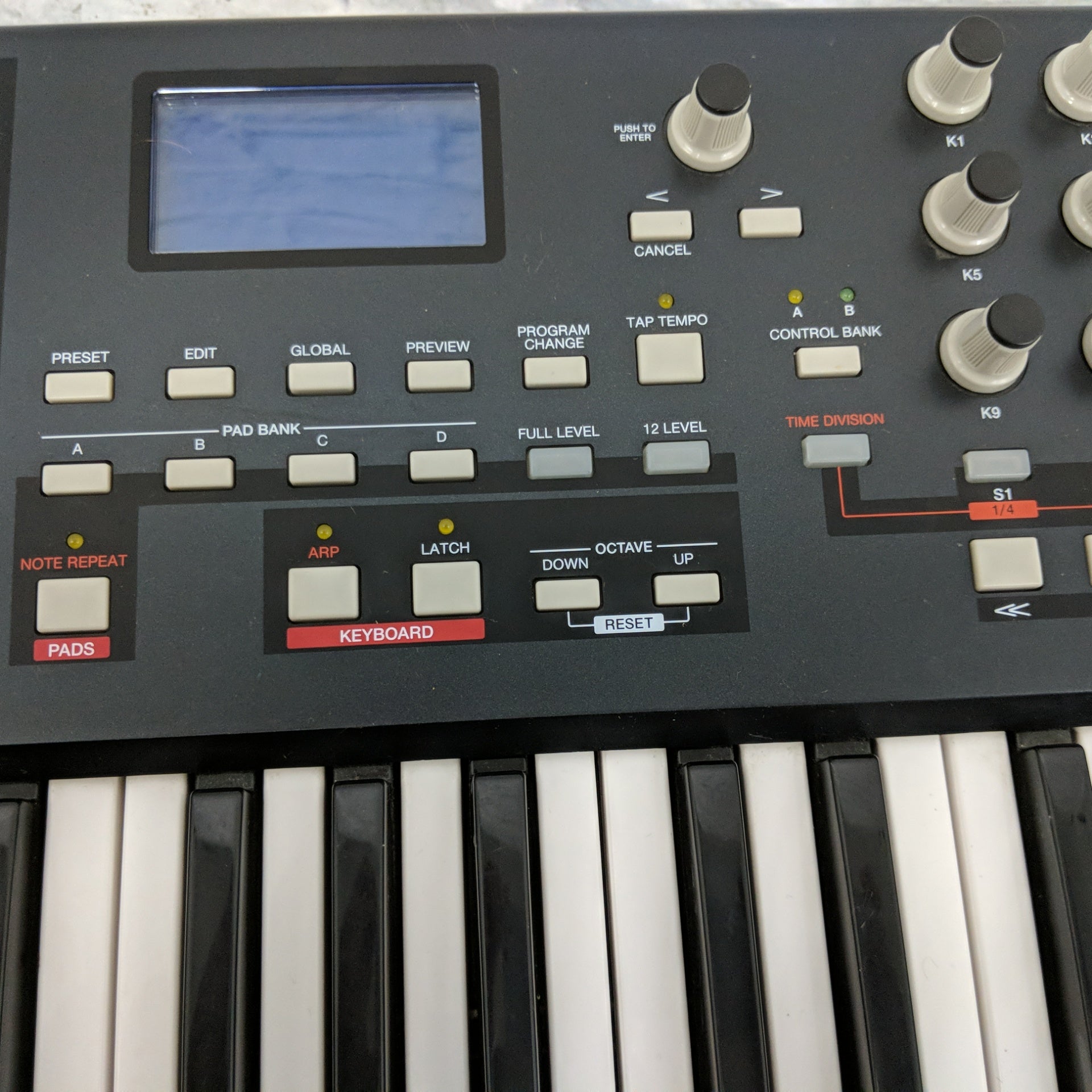 Akai Professional MPK25 Keyboard Midi Controller