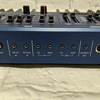 Behringer MS-1-BU Analog Synthesizer with Handgrip - Blue