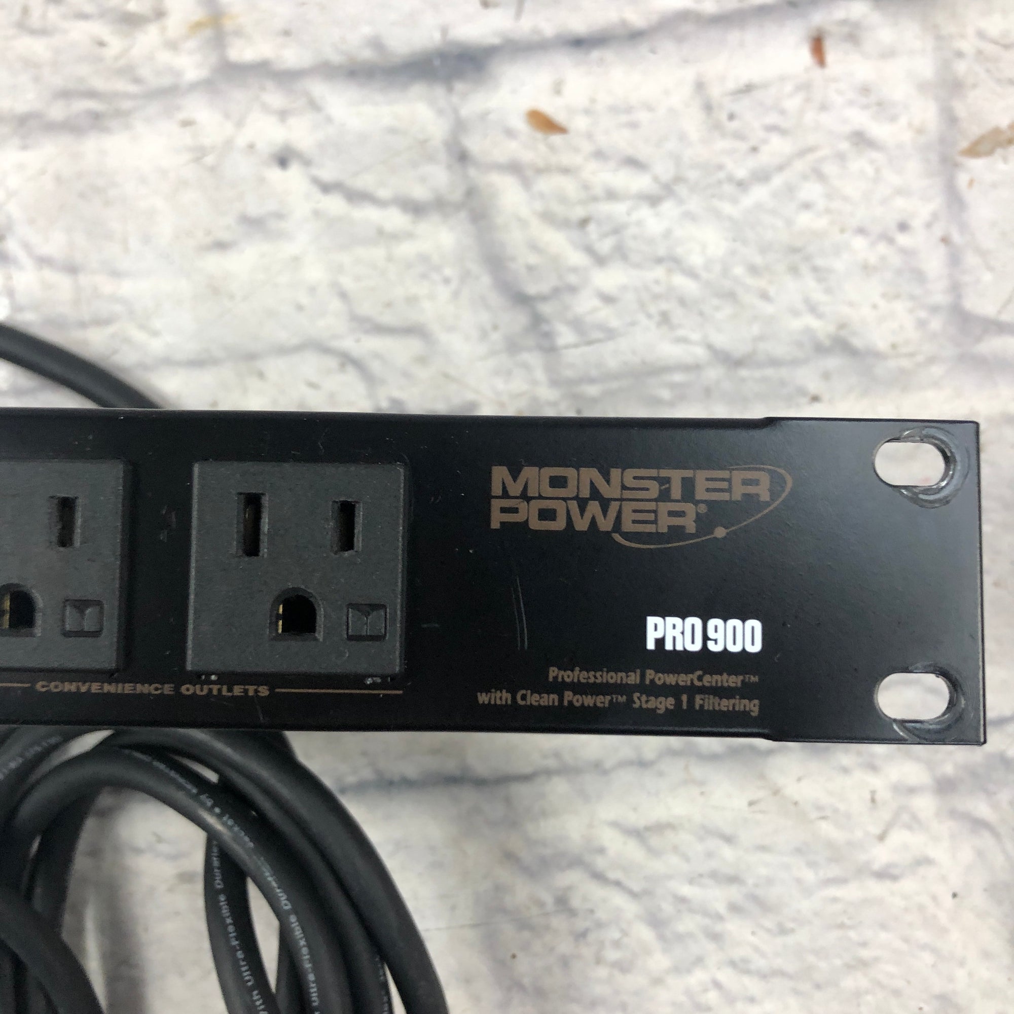 Monster Professional Power Center 900 Power Conditioner