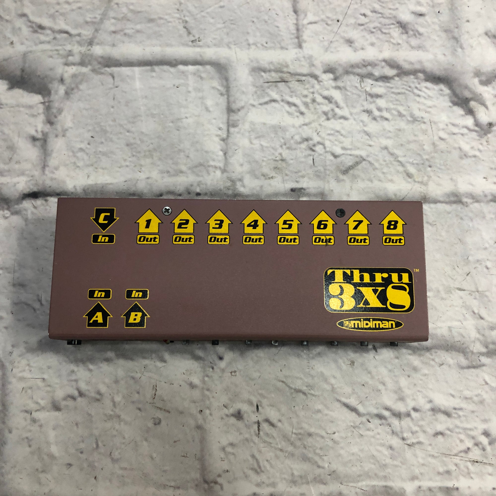 Midiman Thru 3x8  MIDI Thru Box