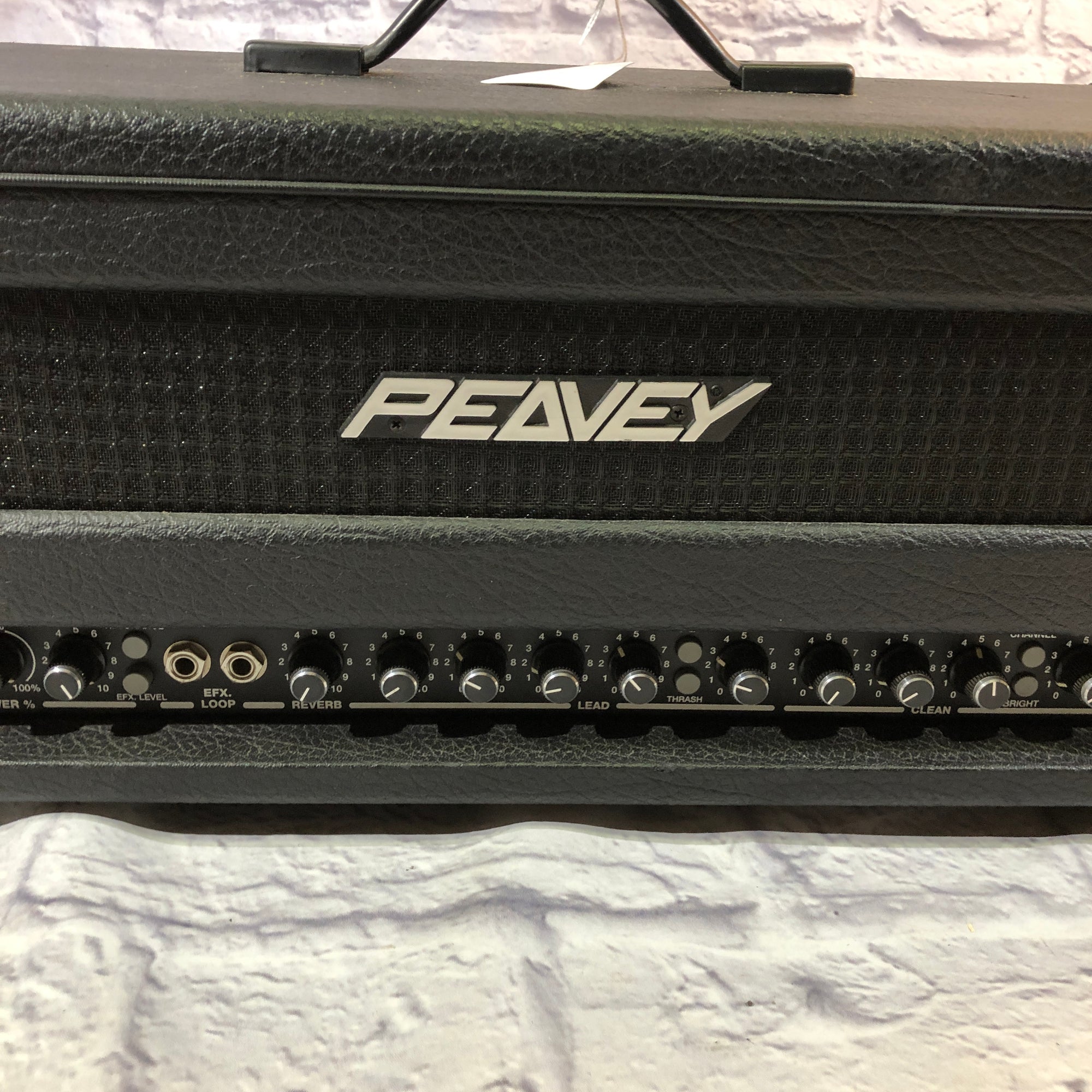 ミュージシャン PEAVEYamp Three tones — Any style, any stage! Check out the Classic 20