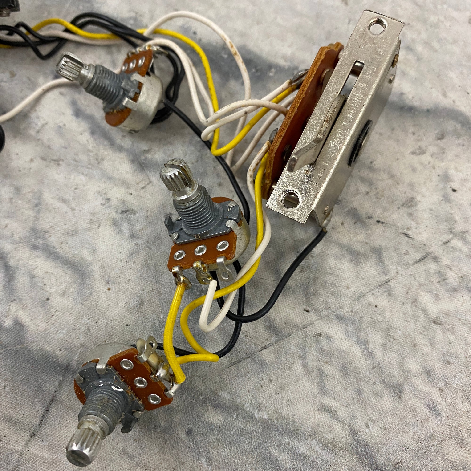 Unknown Single Coil Pickup Set (Pre-Wired)