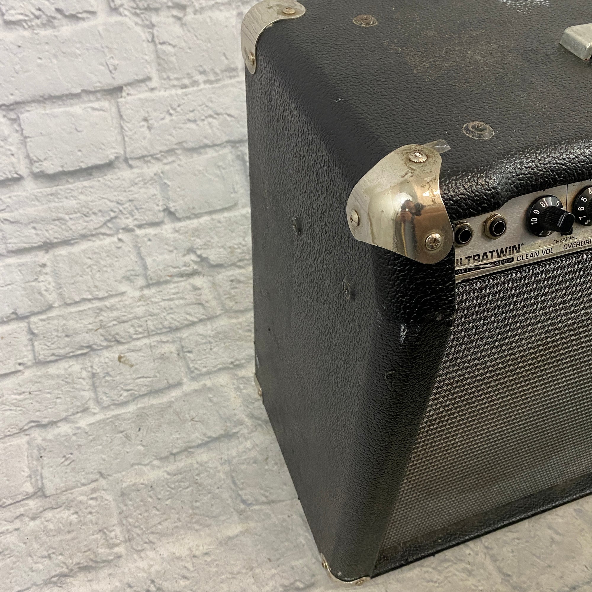 Behringer Ultratwin GX210 Guitar Combo Amp