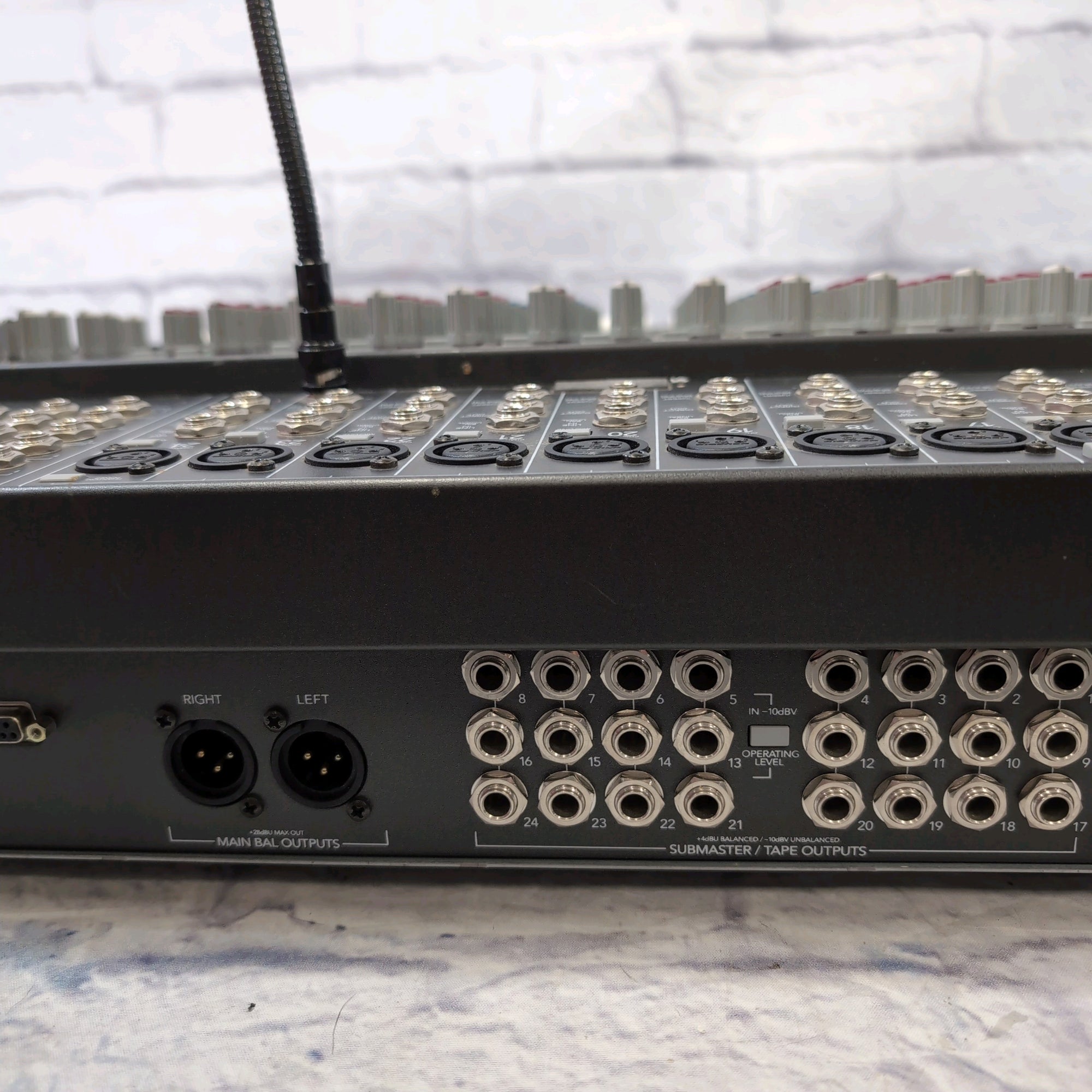 Mackie 24.8 Mixer 24 Channel Mixing Console