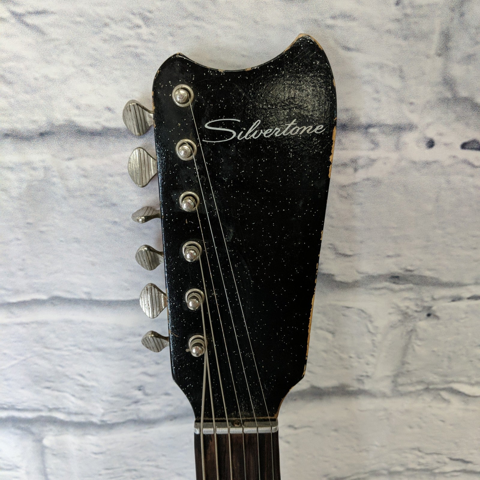 Vintage 1960s Silvertone 1448 Electric Guitar with Case Amp