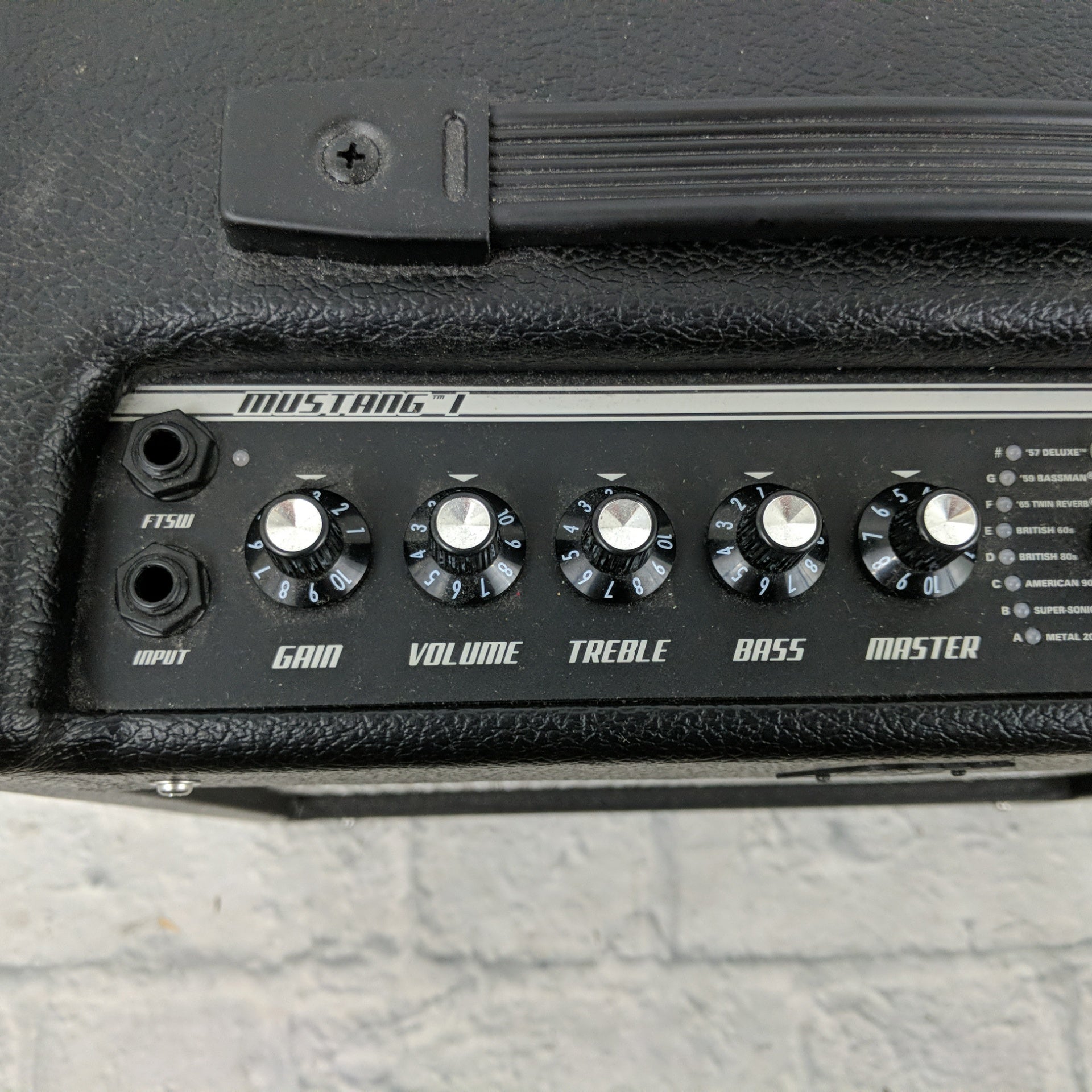 Fender Mustang I Combo Amp