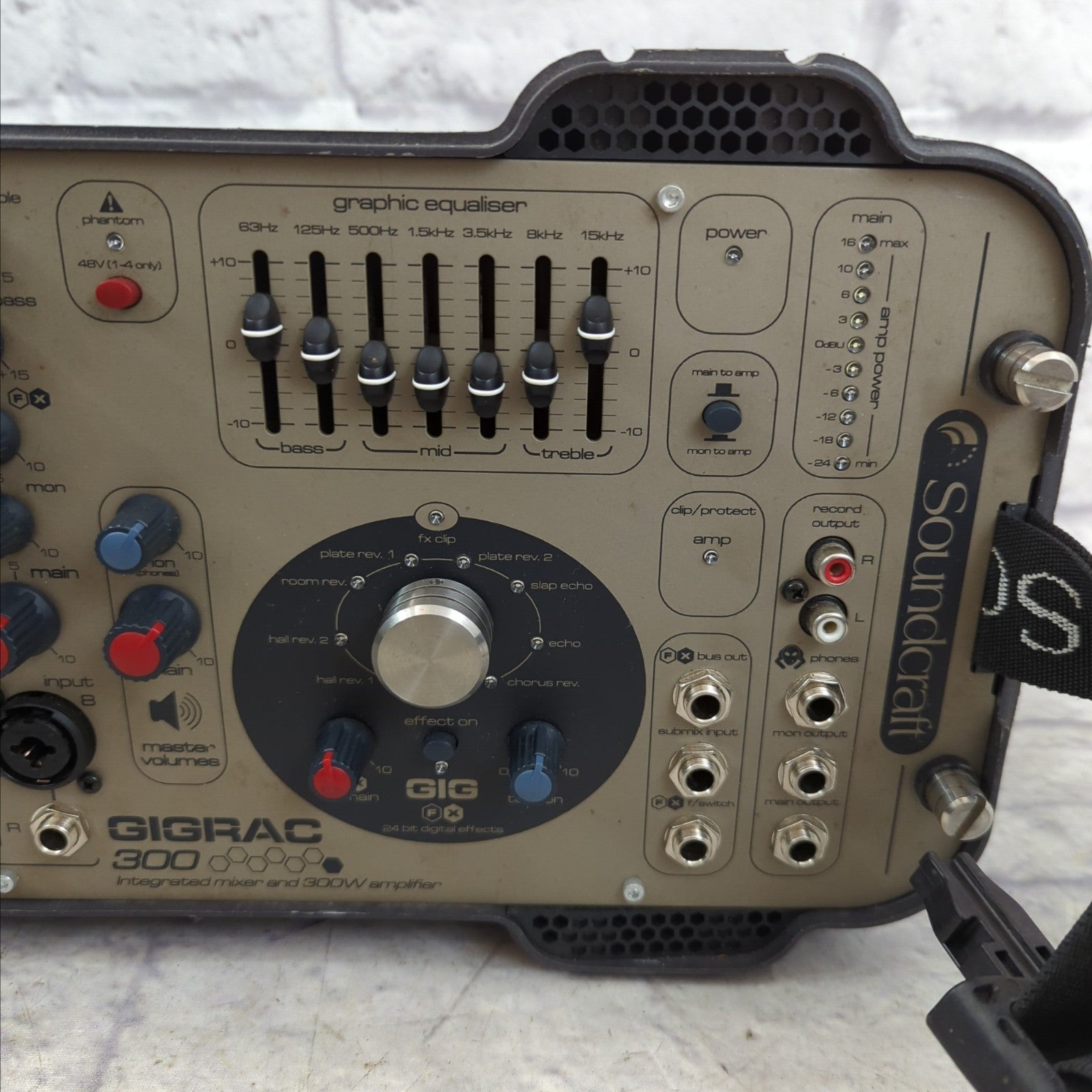 Soundcraft Gigrac 300 8-Channel 300-Watt Powered Mixer - Evolution Music