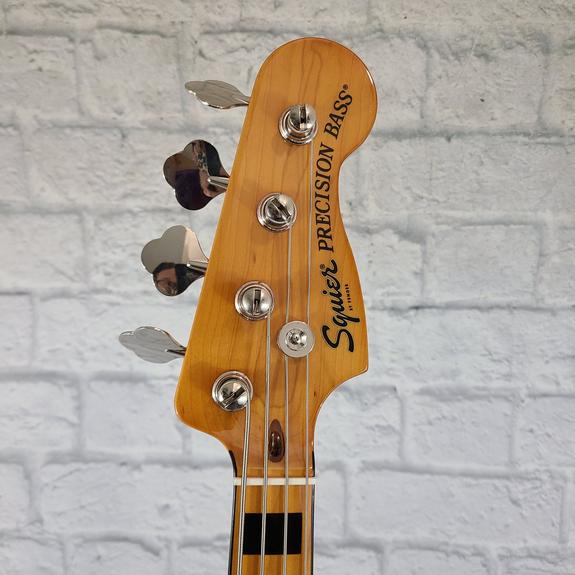 Squier Classic Vibe '70s Precision Bass - Walnut