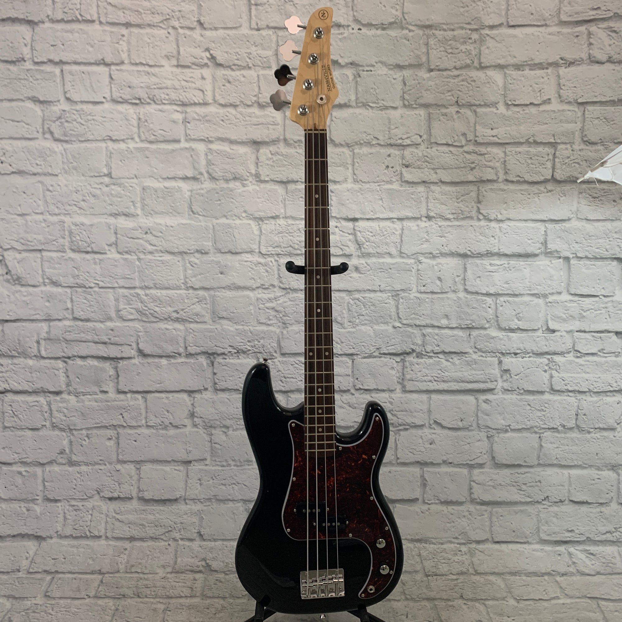 Nashville Guitar Works 210 Electric P Bass - Black, Rosewood Nashville Guitar Works 210 Electric P Bass - Black, Rosewood