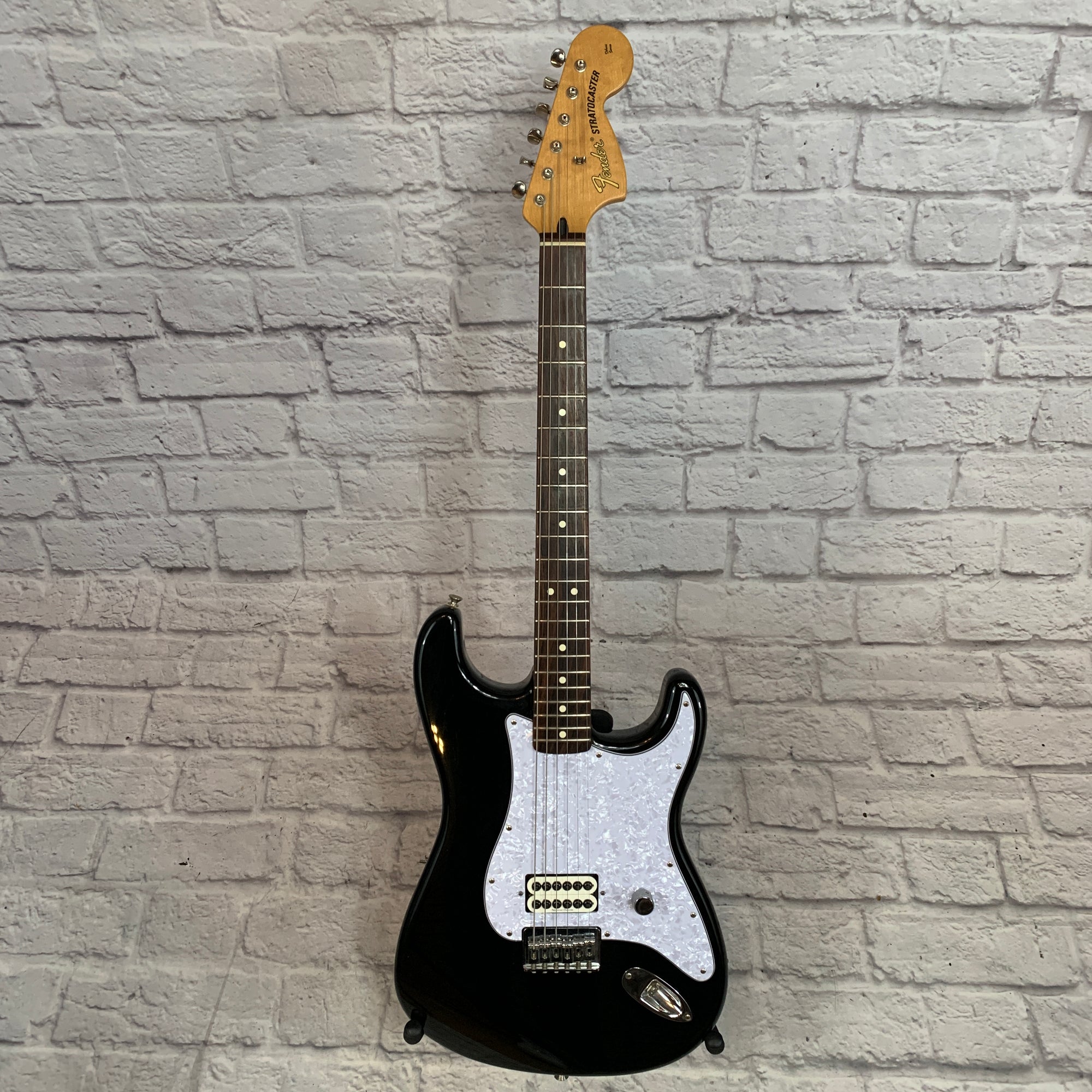 Fender Tom DeLonge Stratocaster Black w/ Roadrunner Hard Case