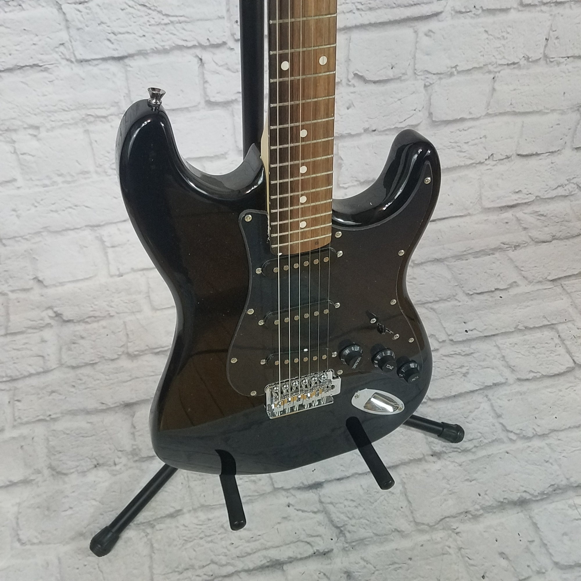 Austin AST100BK Strat Style Electric Guitar Black with Black Pickguard
