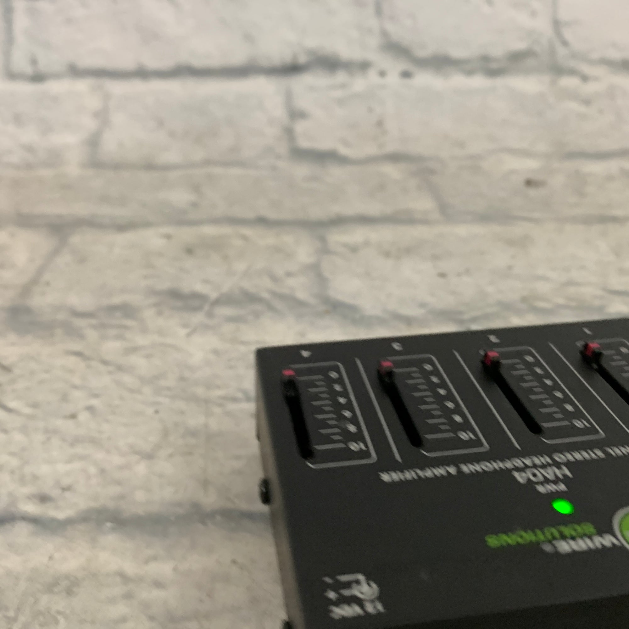 Livewire HA04 4-Channel Stereo Headphone Amp