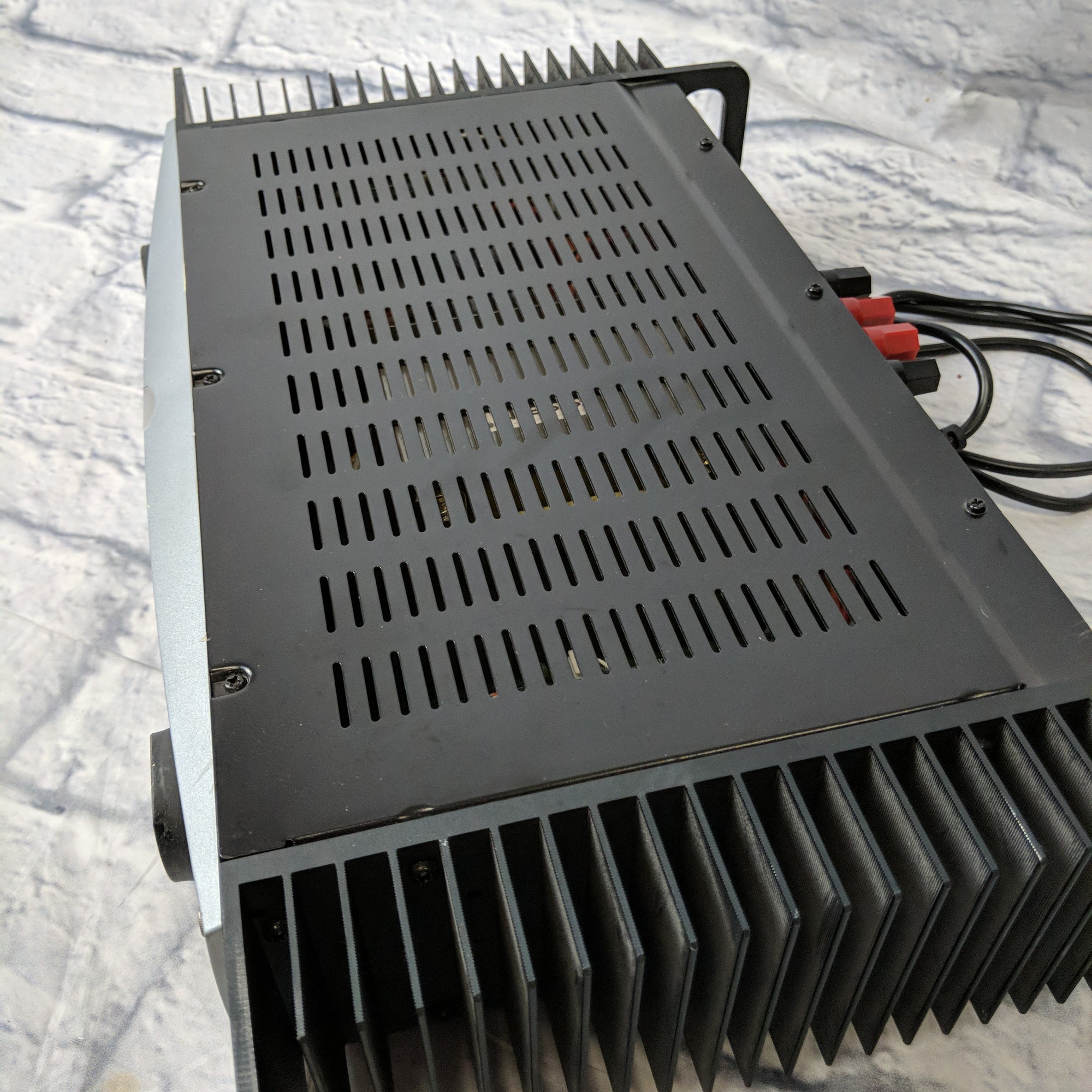 Alesis RS 300 Reference Amplifier