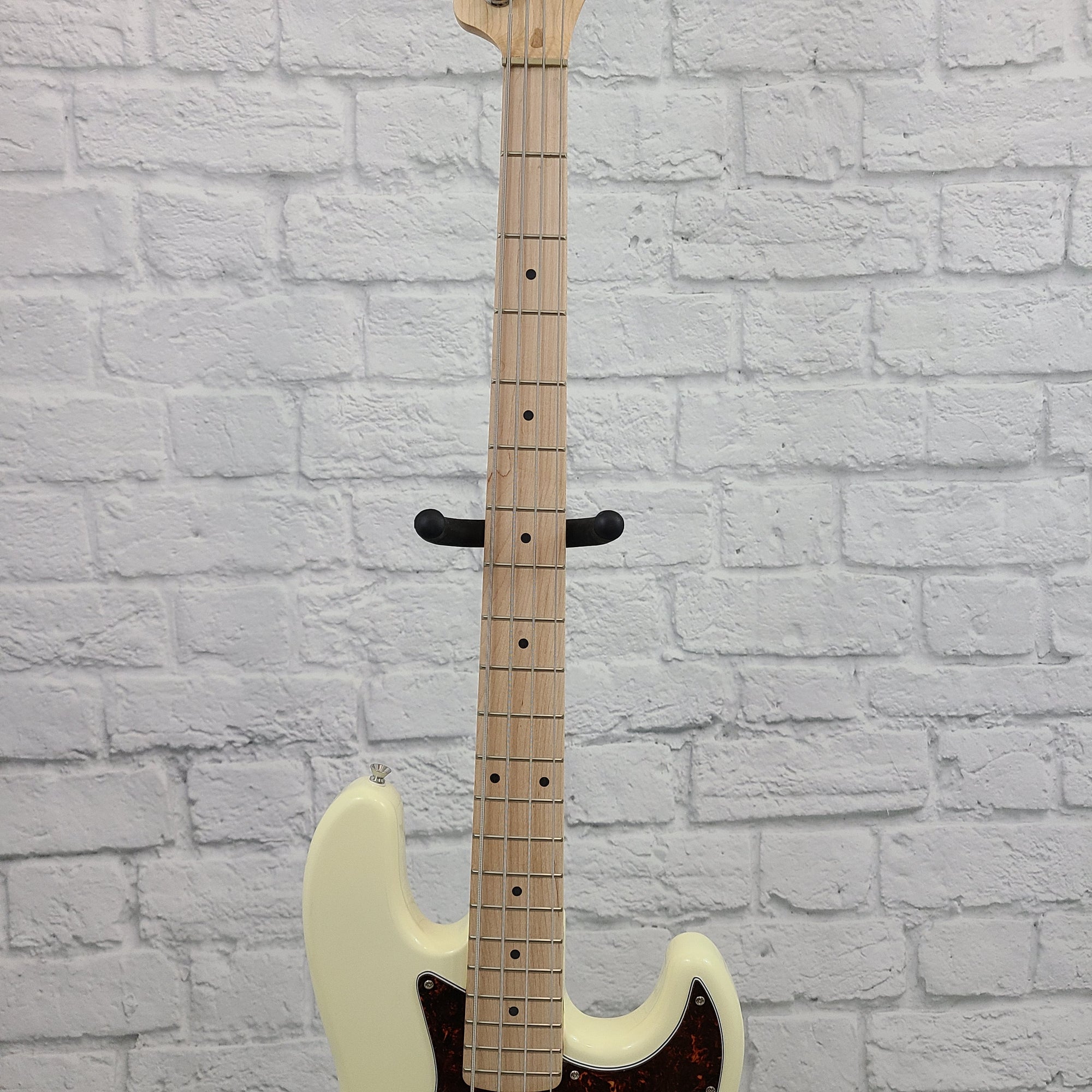 Nashville Guitar Works 225 Electric J Bass - Ivory