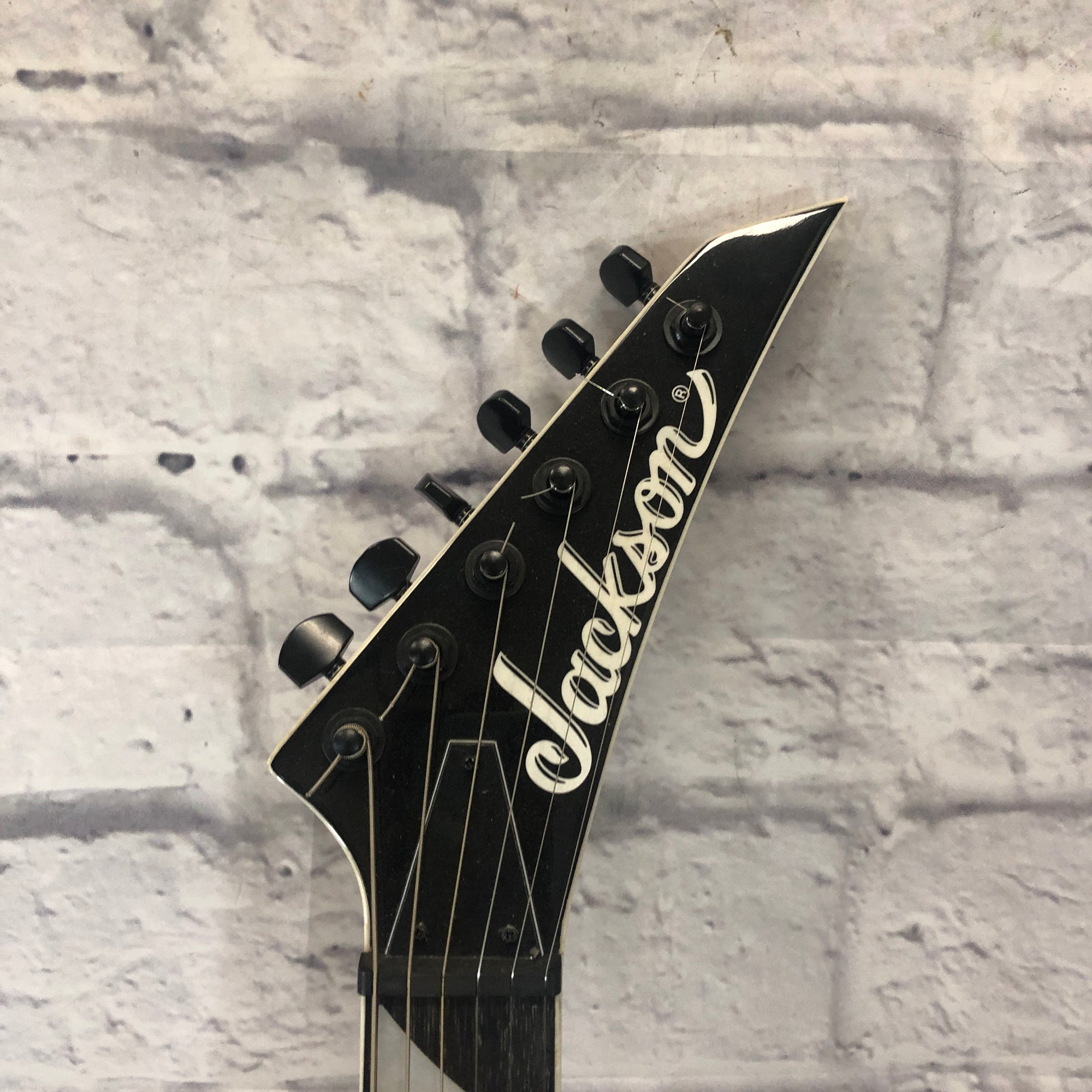 Jackson JS32T V Andrew Jackson Artwork
