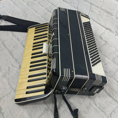 Vintage Salanti Model 8002 Accordion