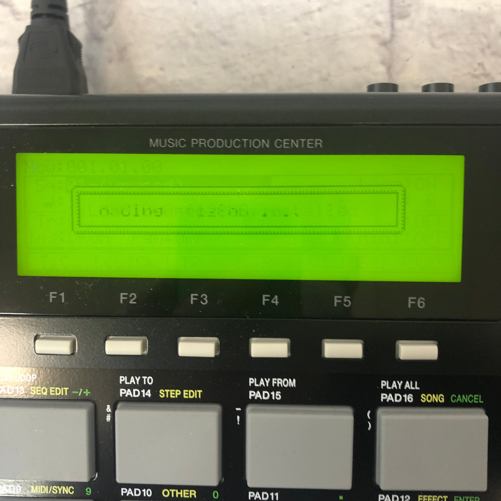 Akai MPC1000 Black v2.10 128mb Production Center Sampler