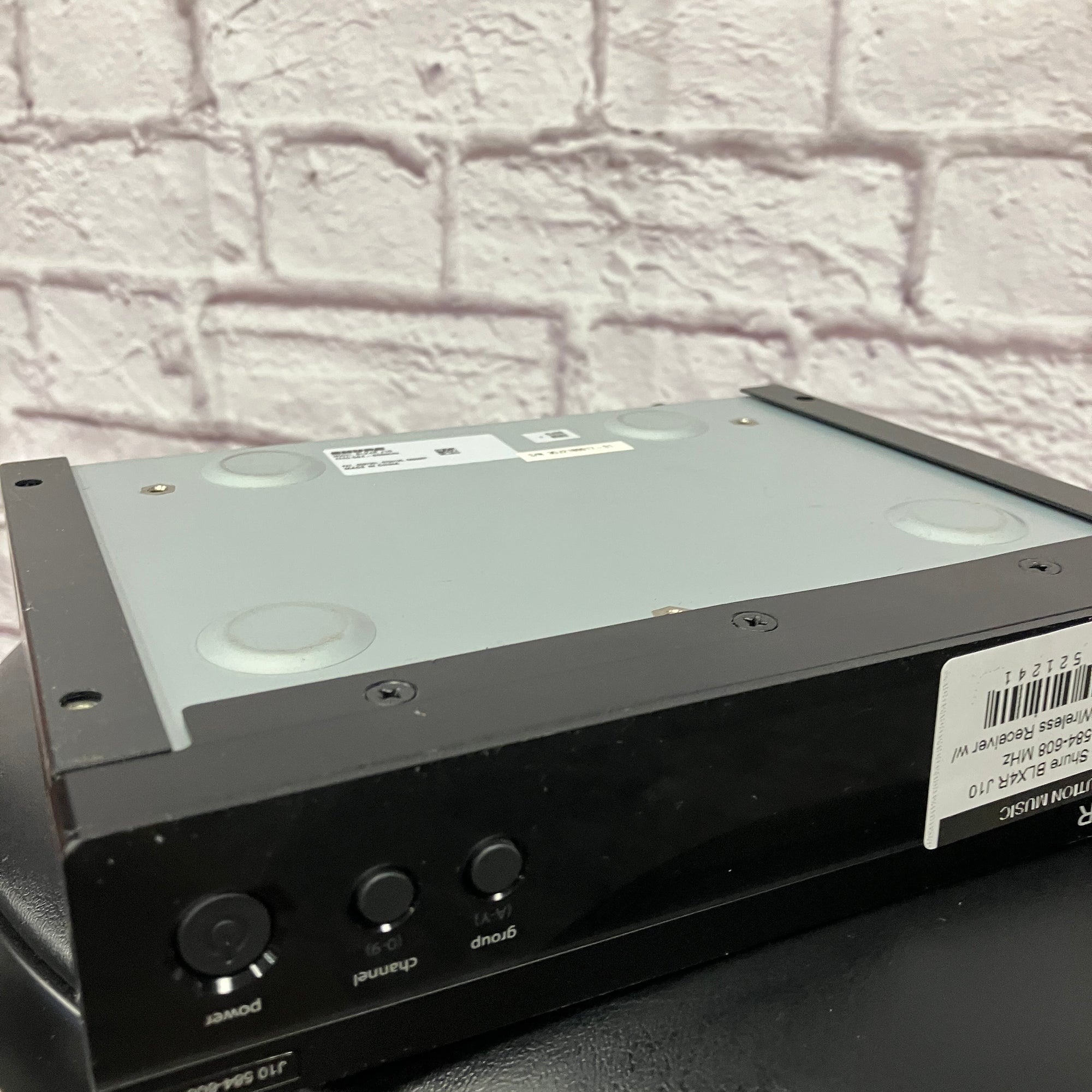 Shure BLX4R J10 584-608 MHz Wireless Receiver w/ pwr supply
