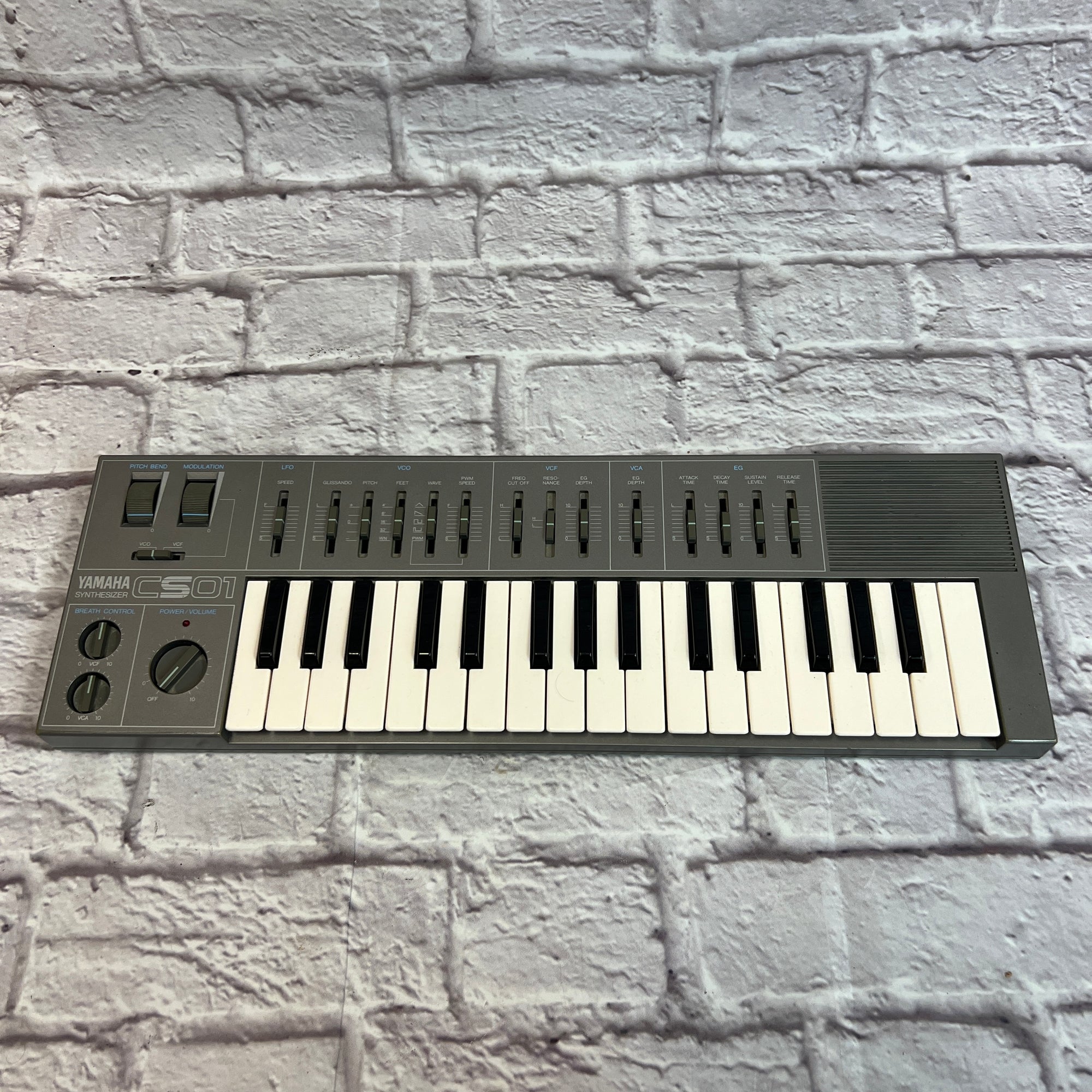 Yamaha CS-01 Monophonic Analog Synthesizer Silver - Evolution Music