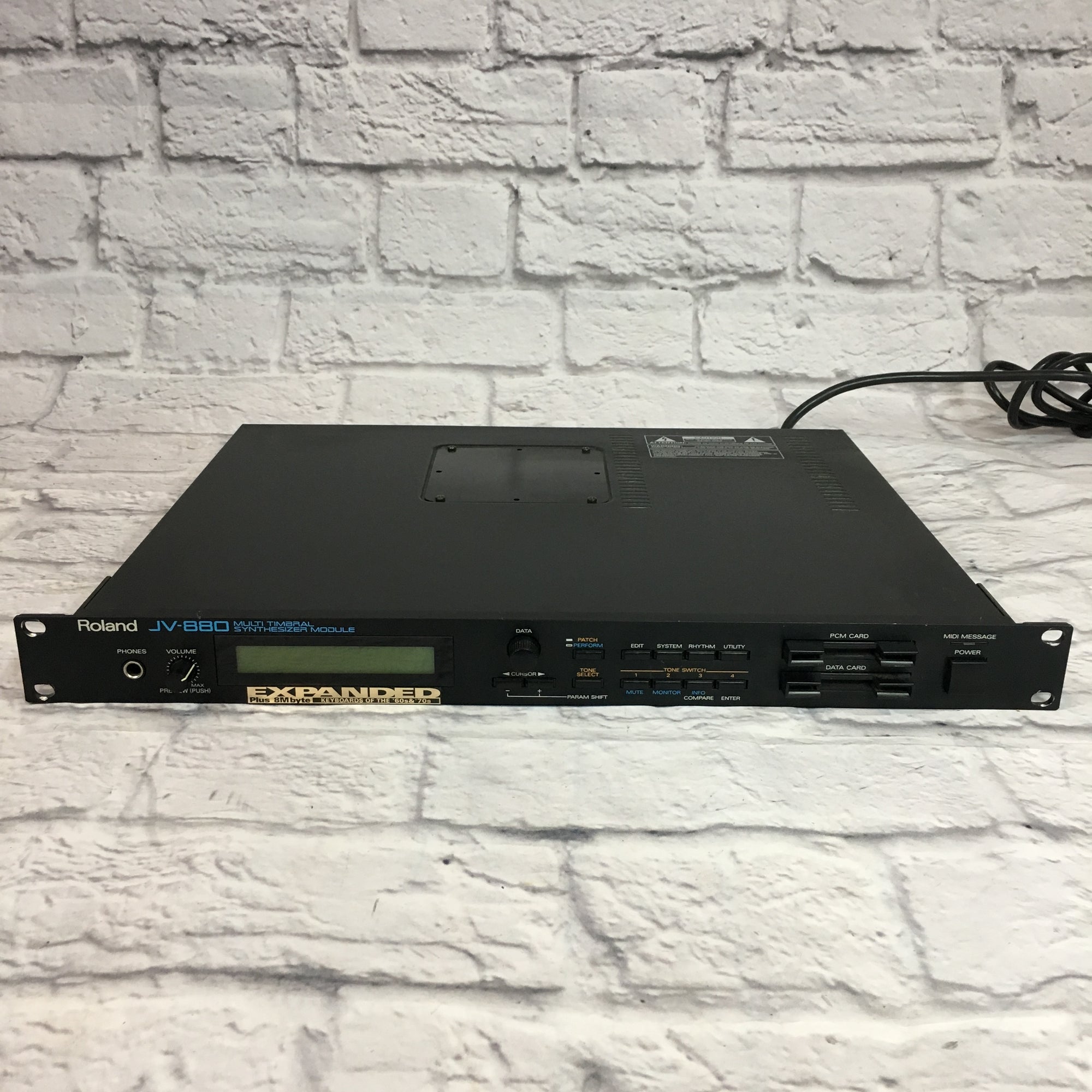 Roland JV-880 Rack Synth with Sounds of the 60s 70s Expansion Card