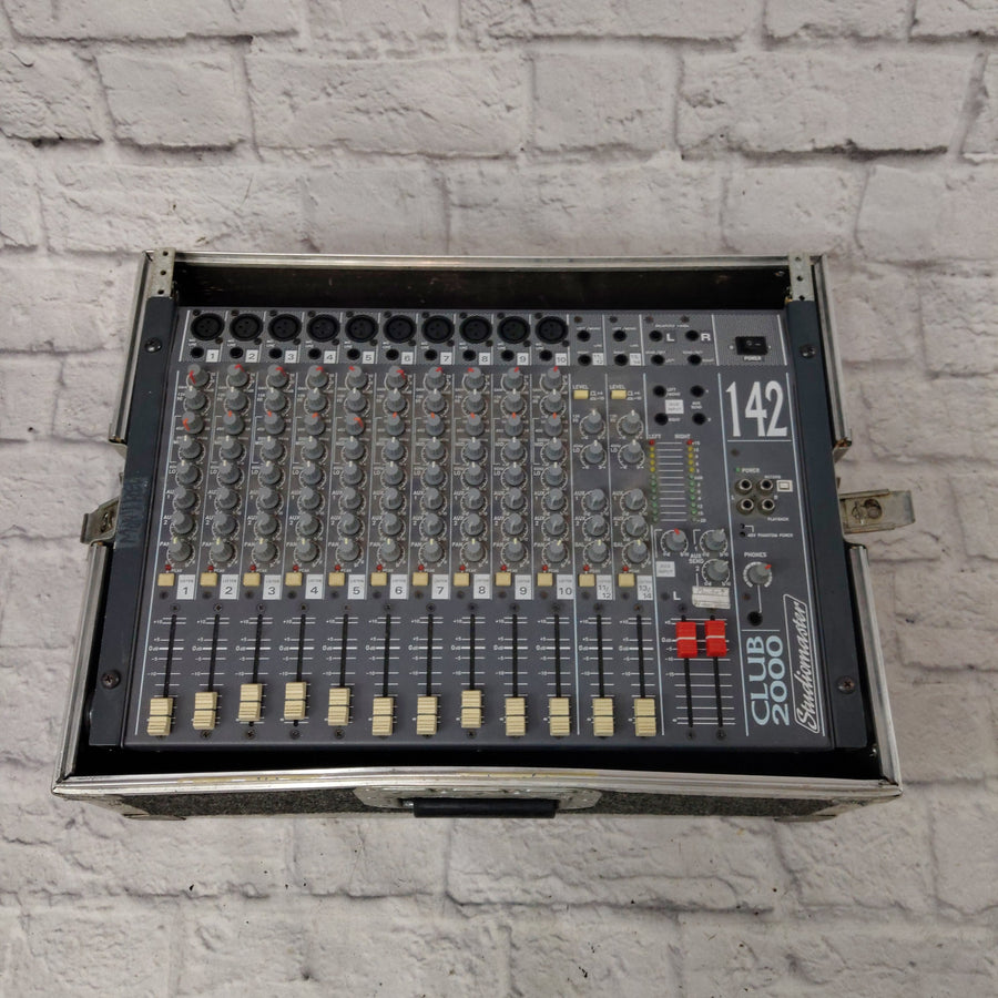 Studiomaster Club 2000 142 Mixer with Road Case