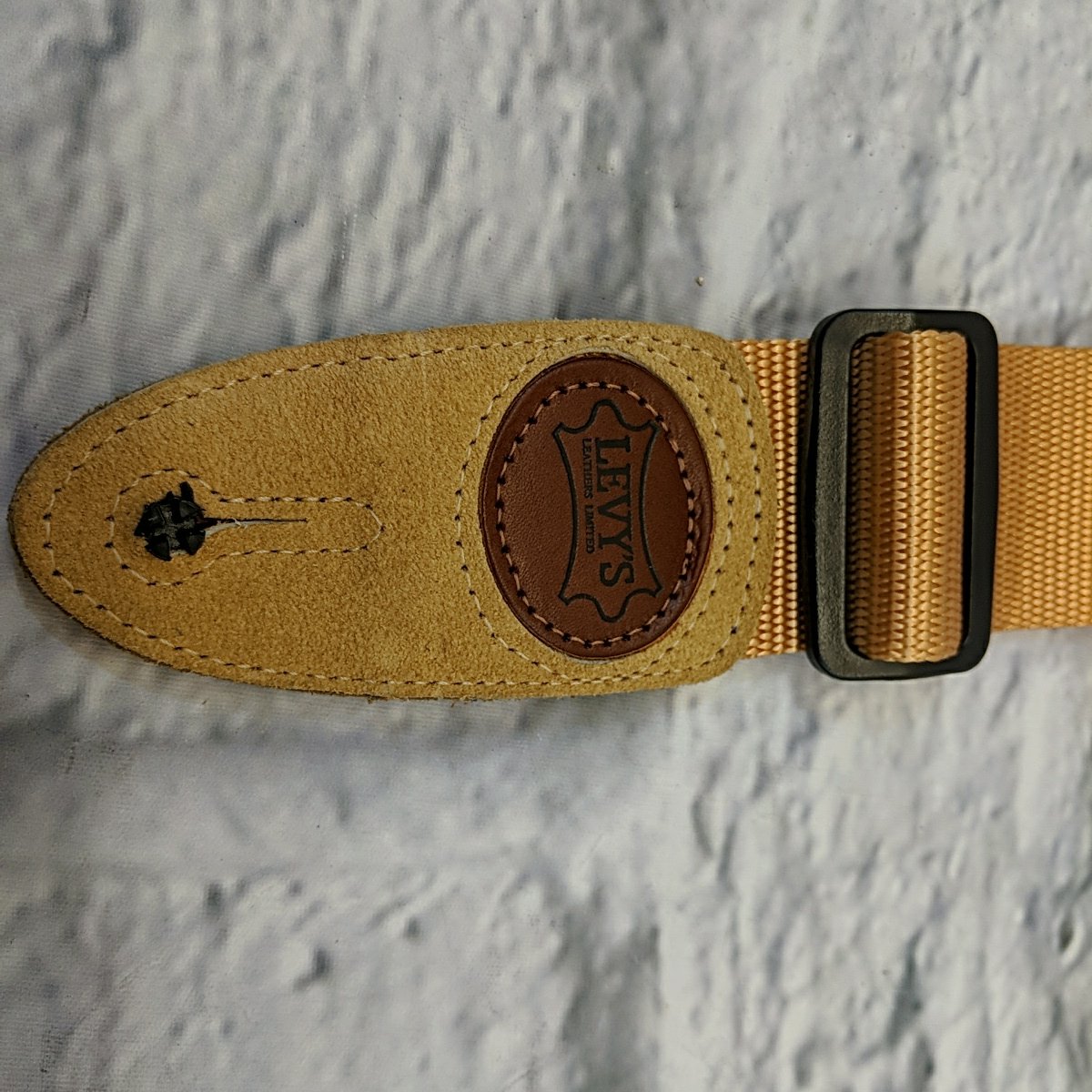 Levy's MSS8 Tan 2" Wide Soft-hand Polypropylene Guitar Strap with Leather Ends