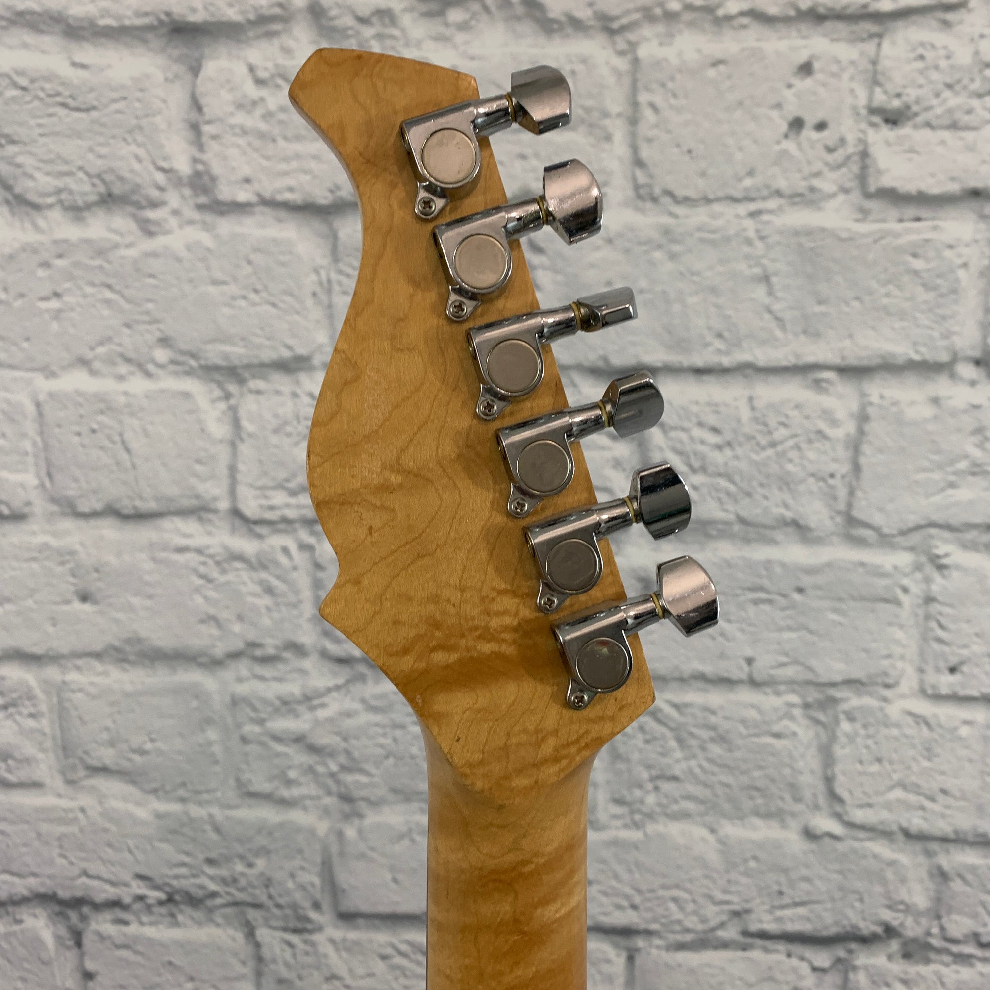 AXL Fat Strat HSS Solidbody Electric Guitar Sunburst