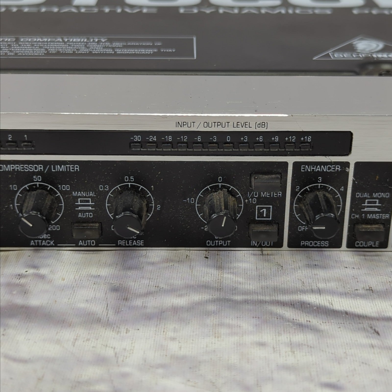 Behringer Autocom Pro MDX 1400 Rack Compressor