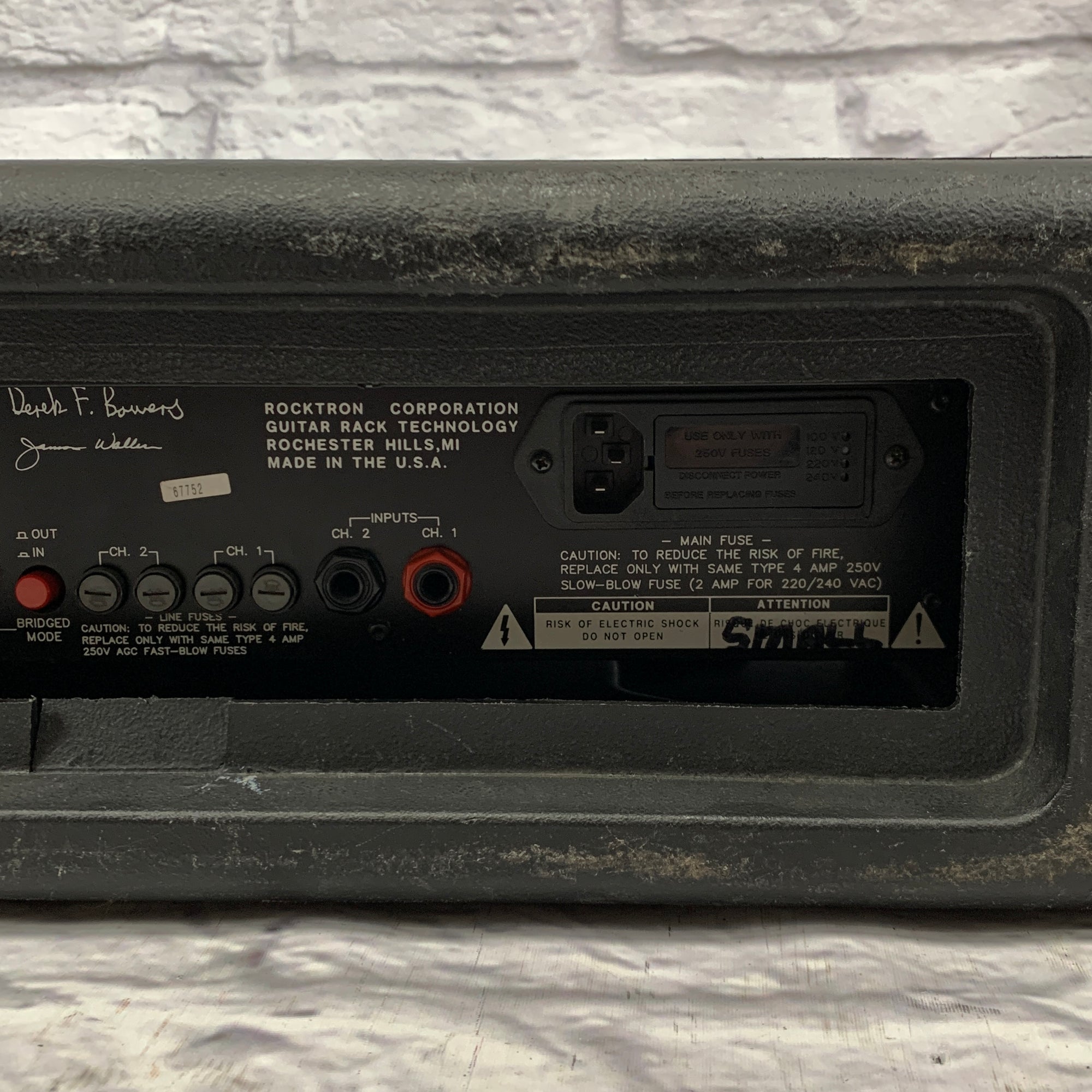 Rocktron Velocity 300 Guitar Power Amp w/ SKB Case