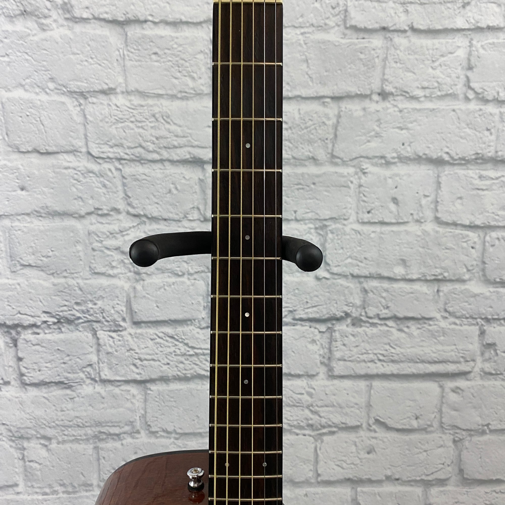 Fender Classic Design Series CF-140SCE Cutaway Folk Acoustic-Electric Guitar