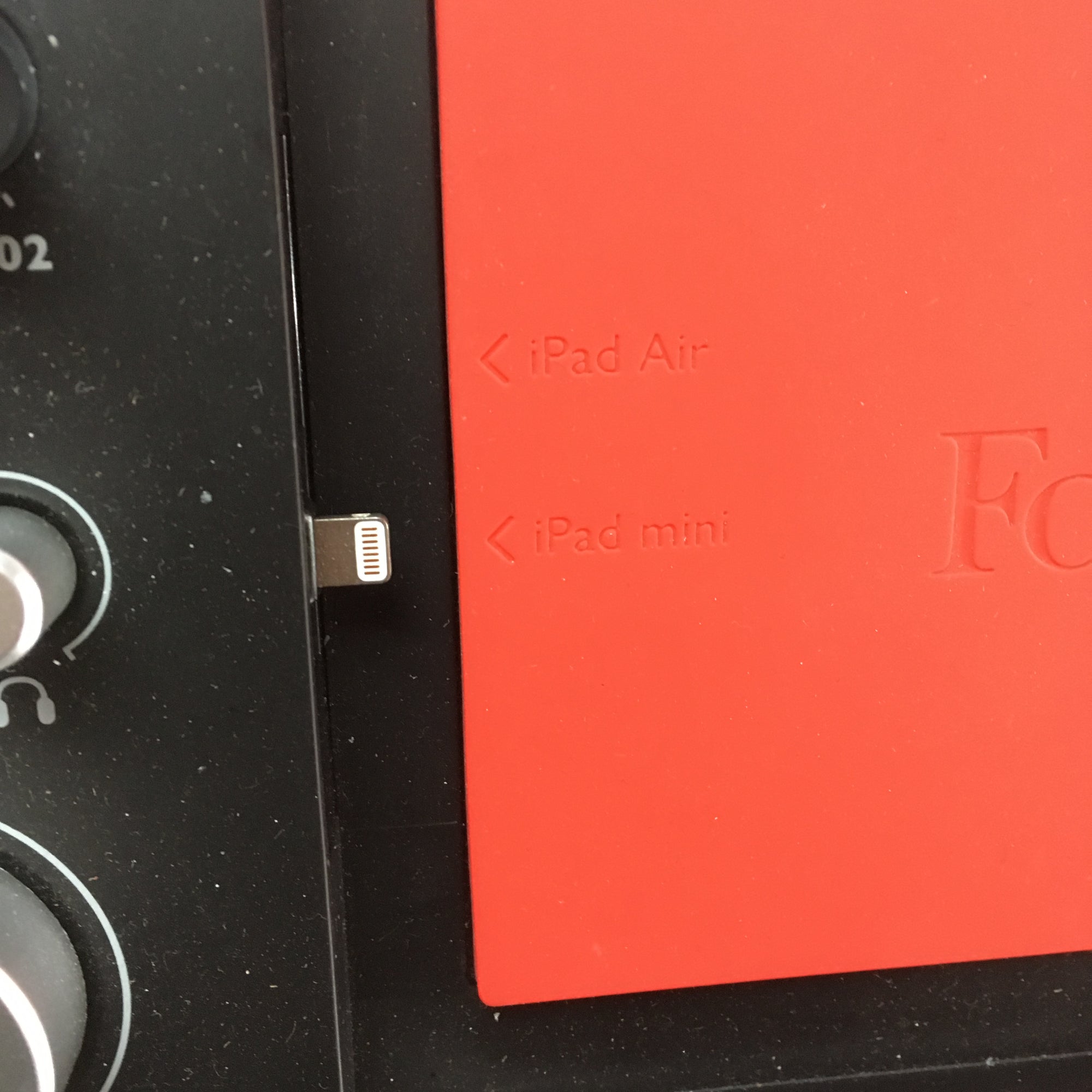 Focusrite iTrack Dock iPad Recording Interface outlets