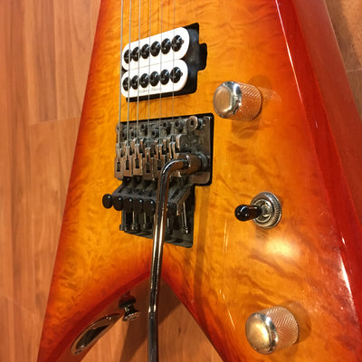 Jackson KVMGQ Pro Series King V Amber Sunburst Guitar with Case