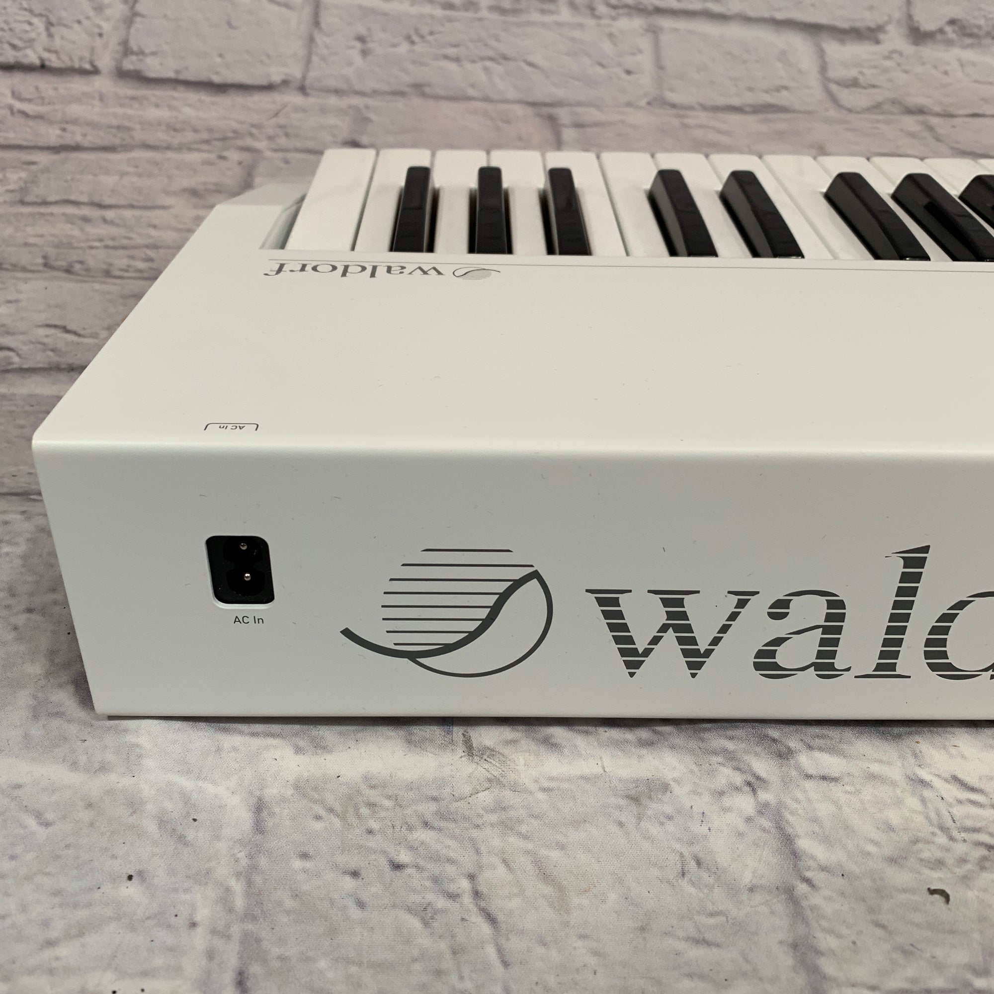 Waldorf Blofeld 49 Key Synthesizer