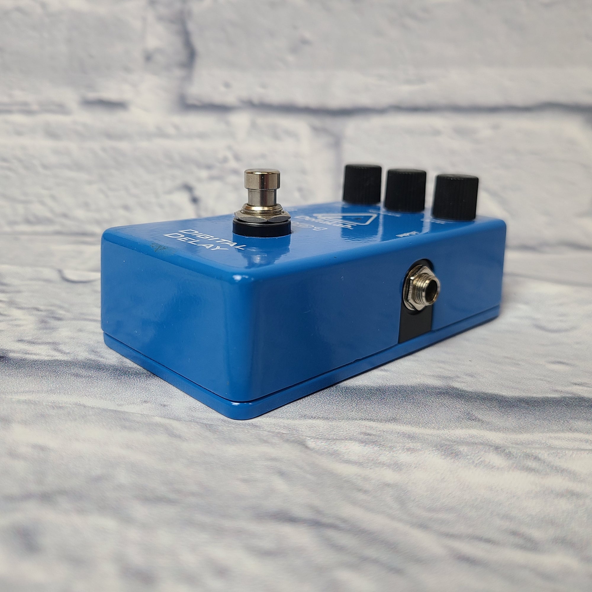 Deltalab DD1 Digital Delay Pedal for Electric Guitar