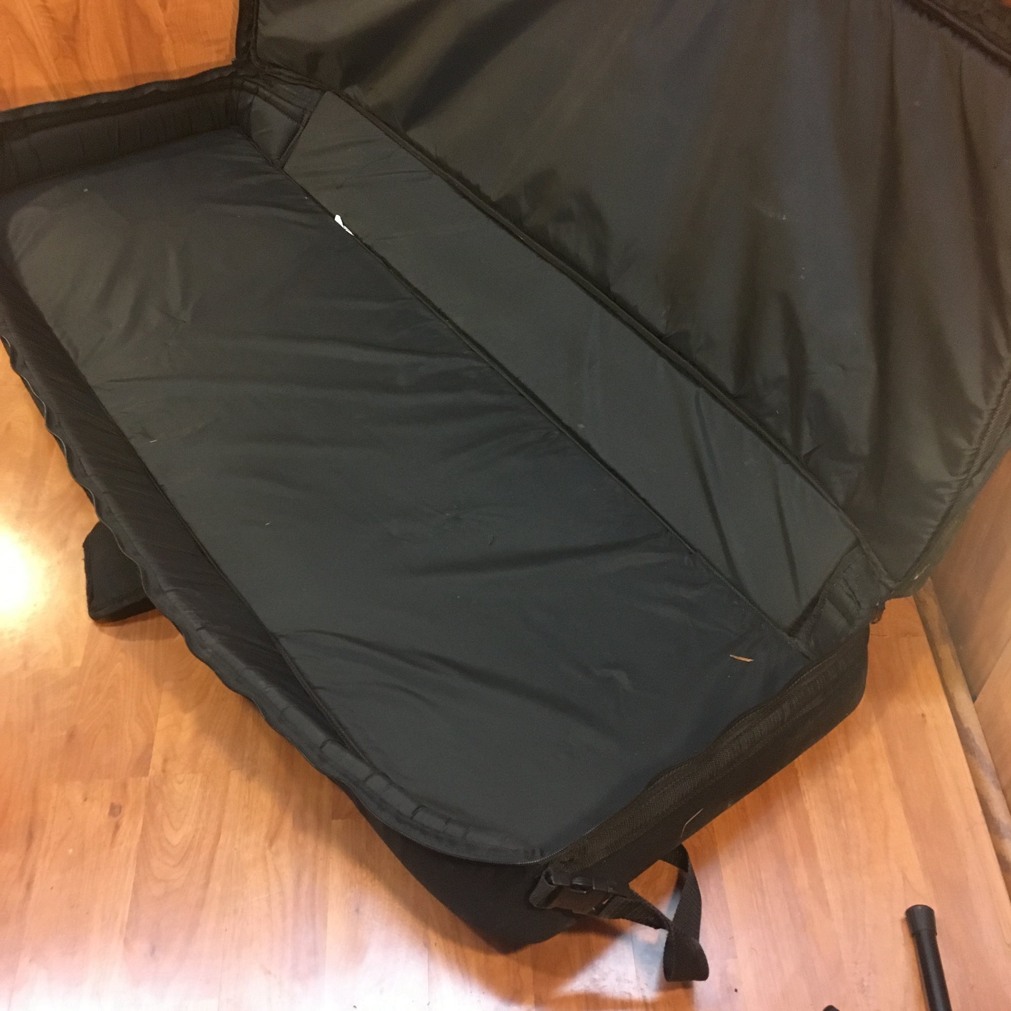 Humes & Berg TX6070 Tuxedo Keyboard Bag