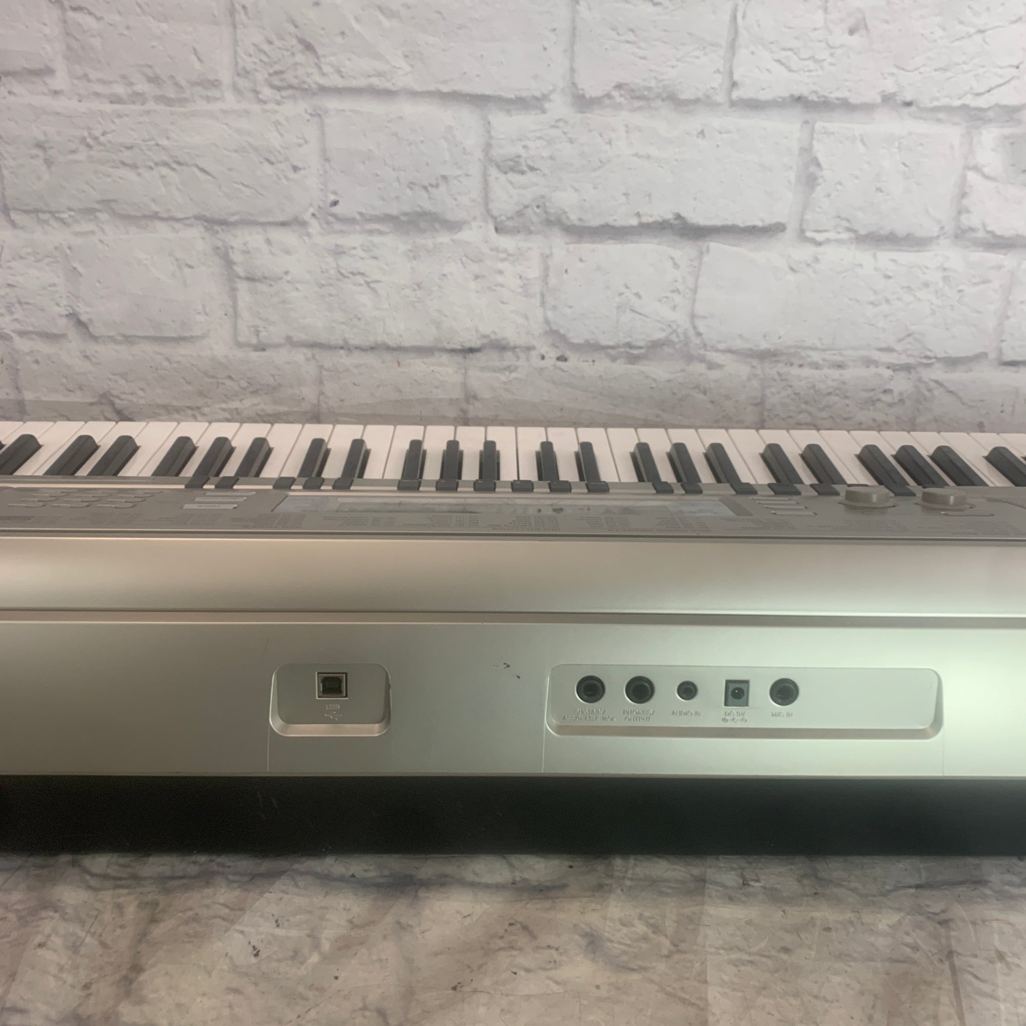 Casio WK-200 (76 Key) Digital Piano