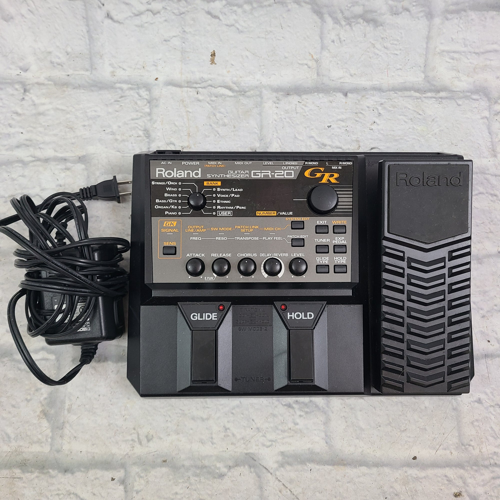 Roland GR-20 Guitar Synthesizer Footswitch - Evolution Music