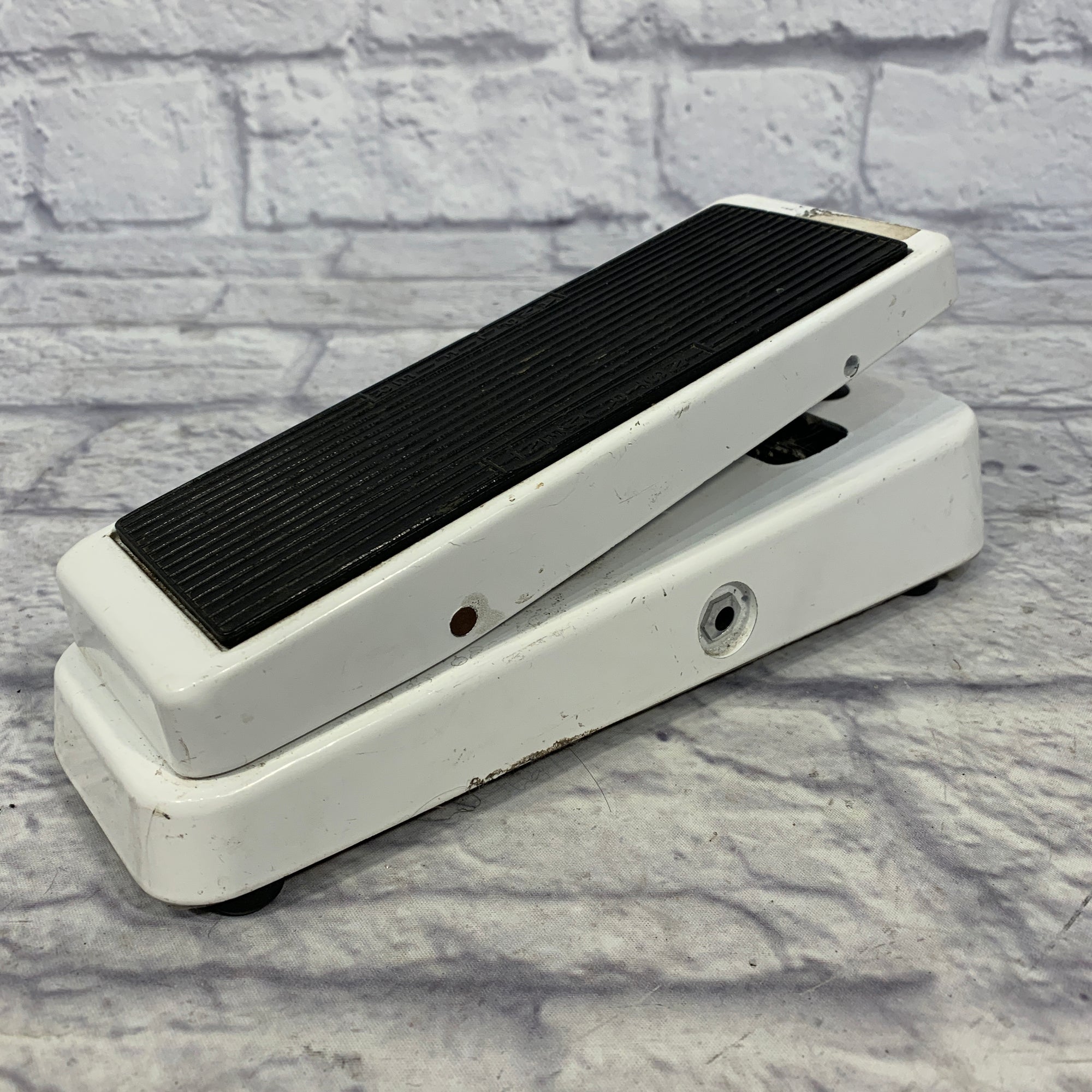 Dunlop Crybaby 105Q Bass Wah Pedal White
