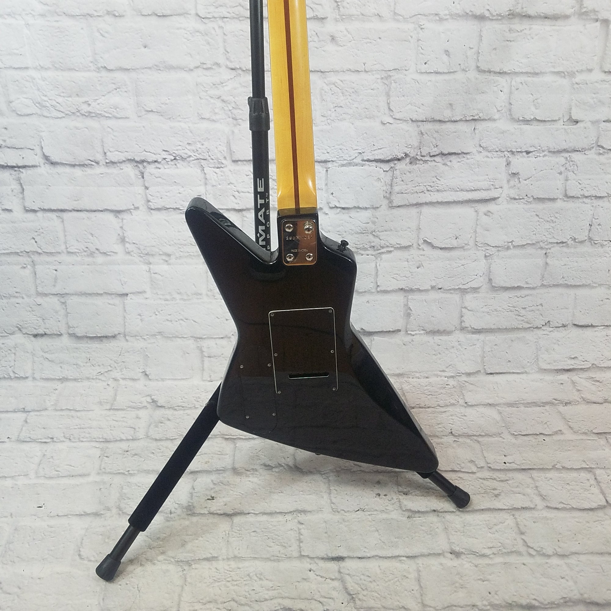 Epiphone Explorer with Trem - Evolution Music