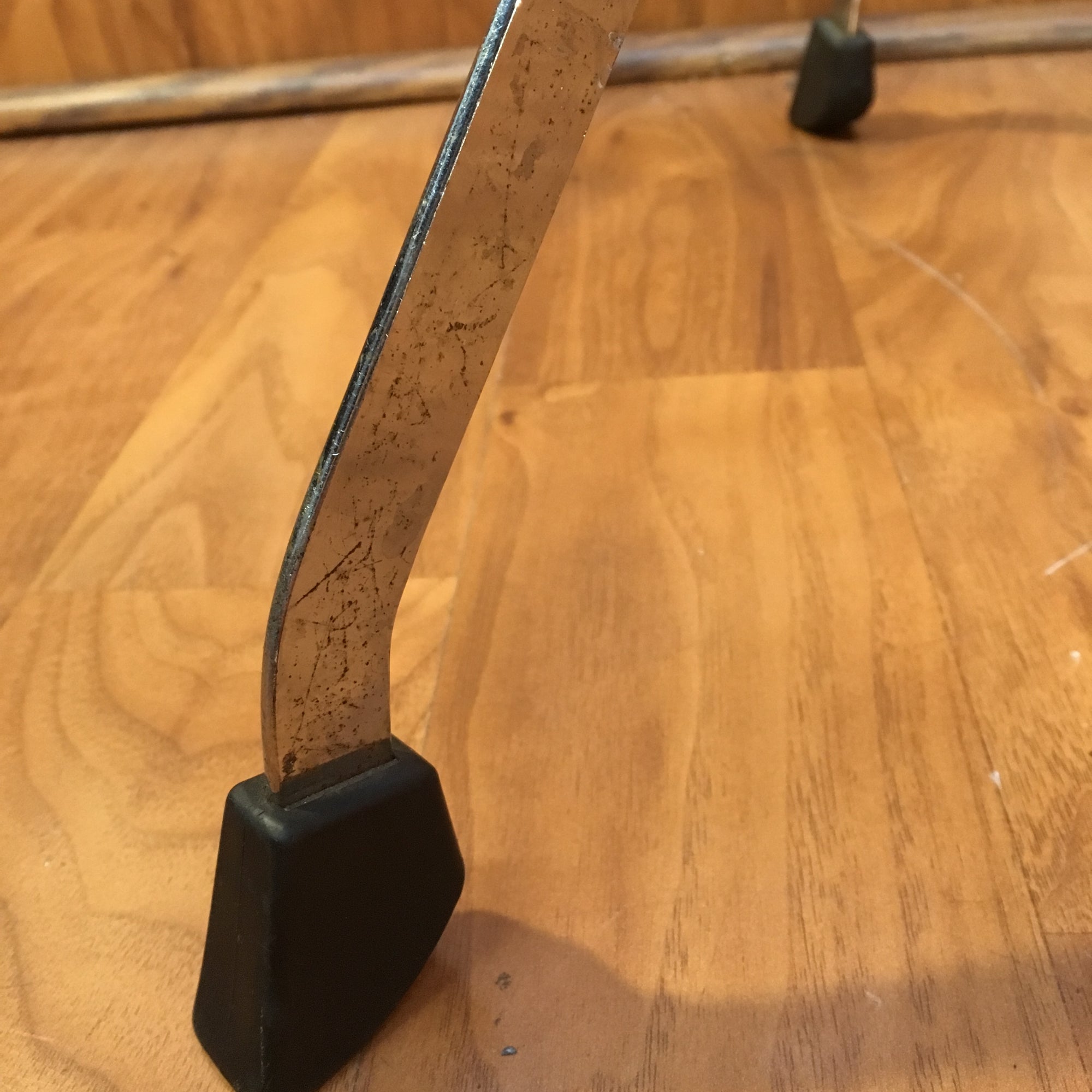 Unknown Single Straight Stand