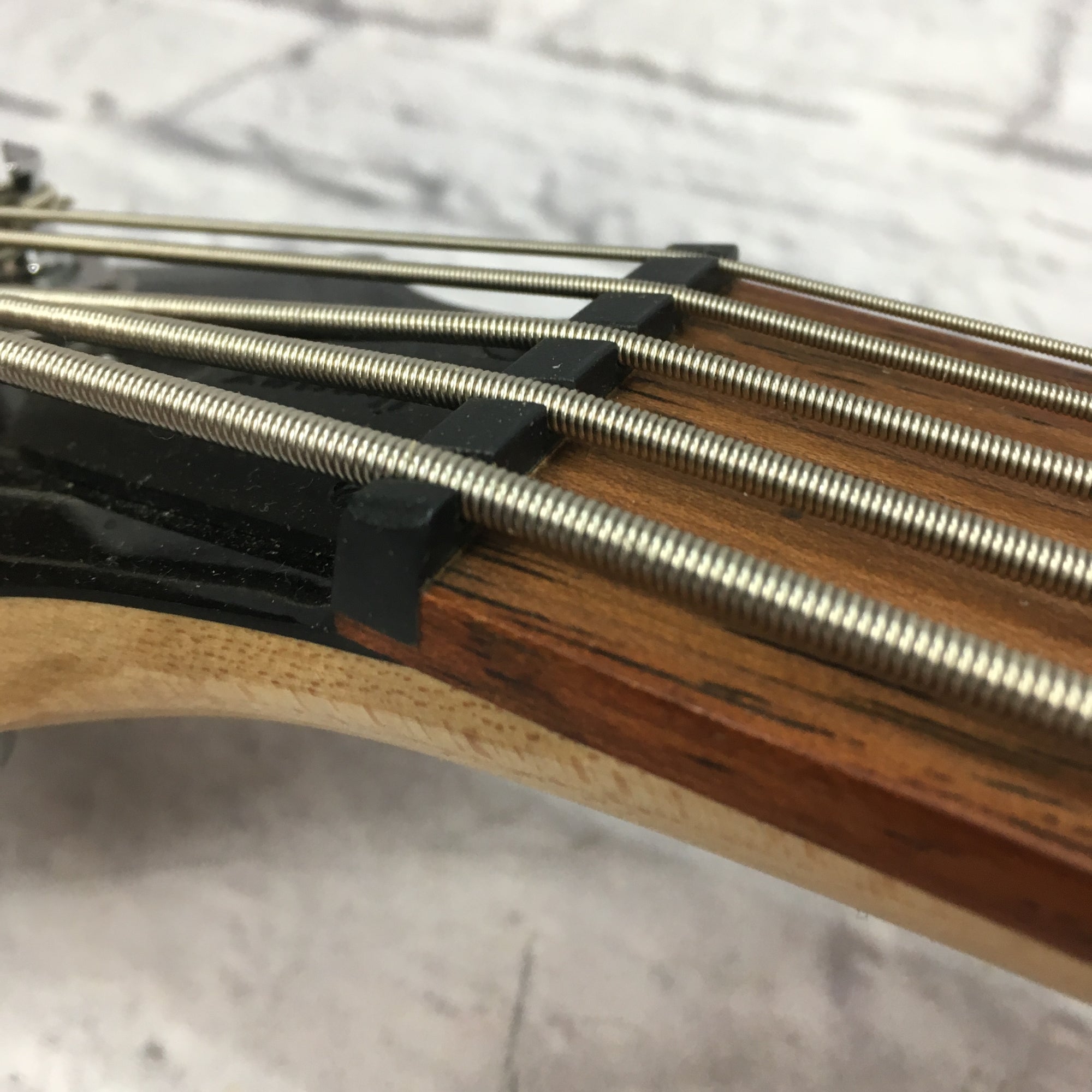 Ibanez GSR205 1P-10 5 String Bass