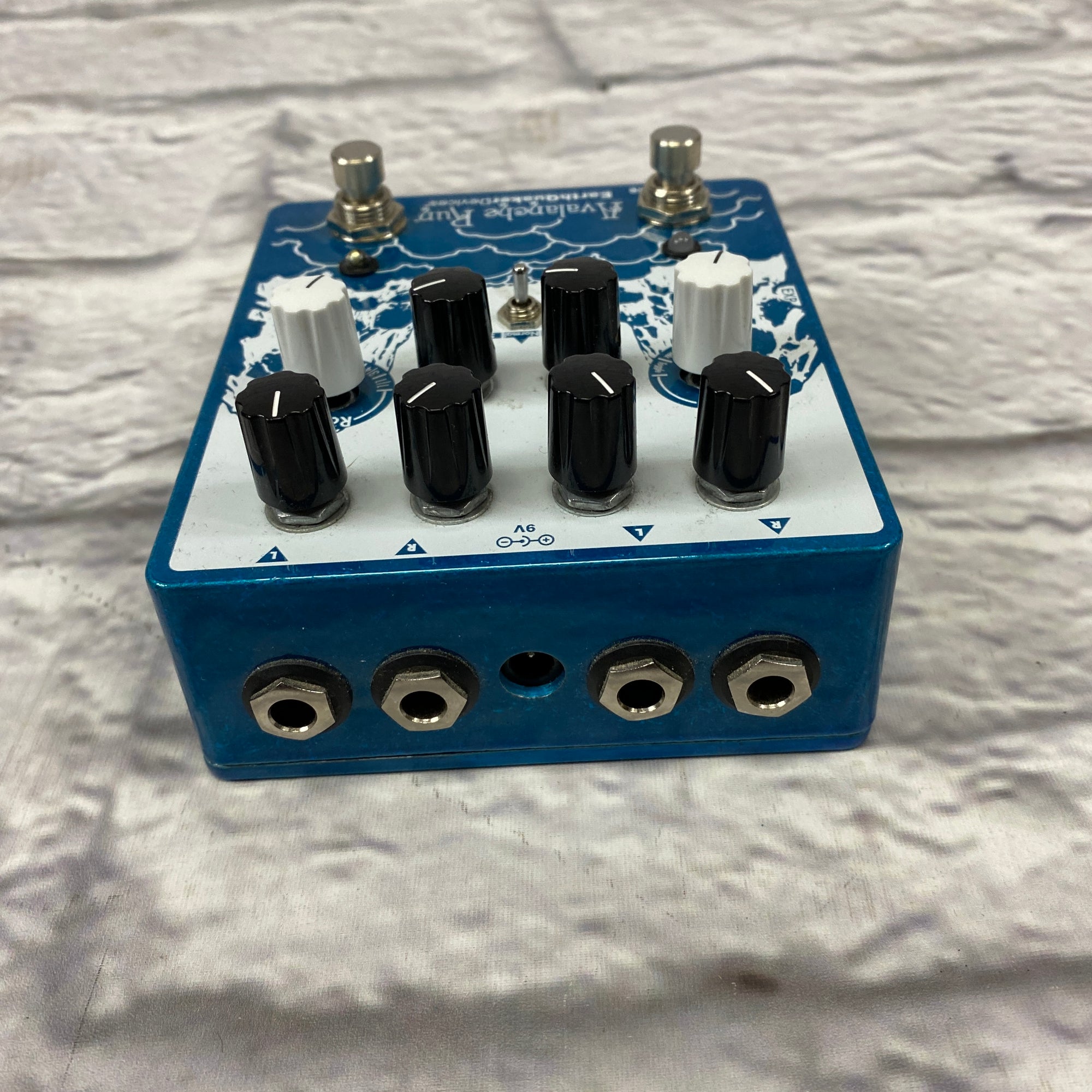 EarthQuaker Devices Avalanche Run Stereo Reverb & Delay Pedal