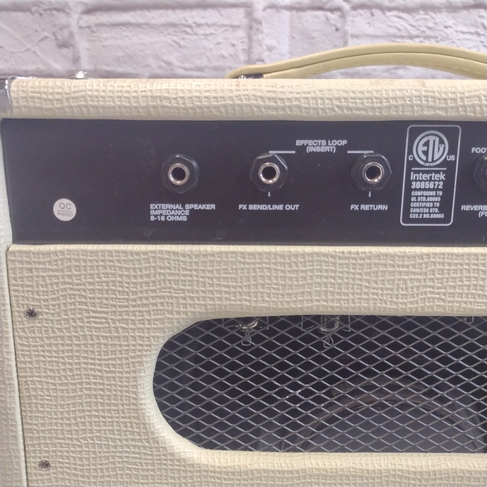 Monoprice Stage Right Model 611815 15w Tube Guitar Combo Amp